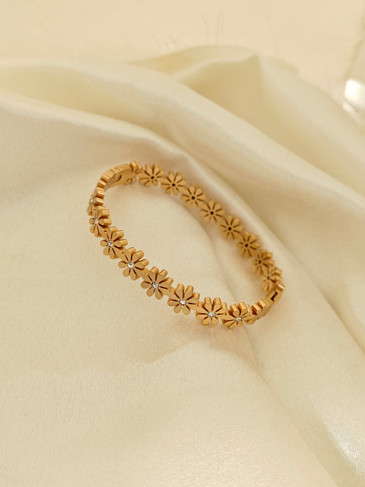 Daisy Zirconia Kada