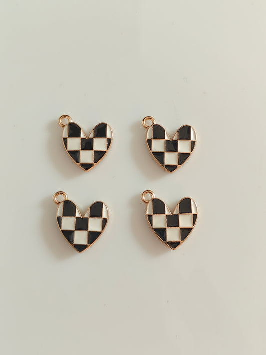 Checked Heart Charm - 1 Piece
