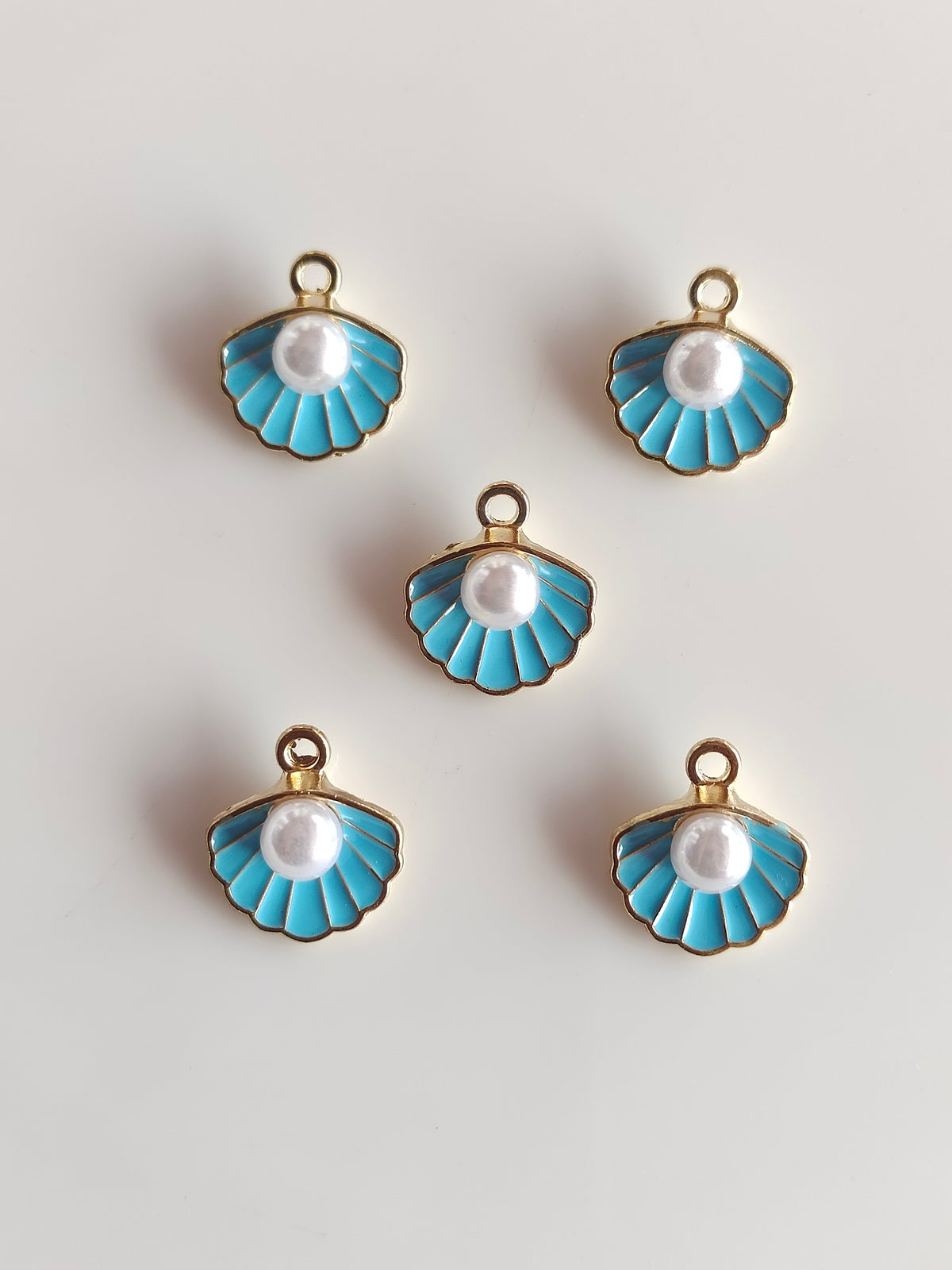 Shell Enamel 15mm Charm - 1 Piece