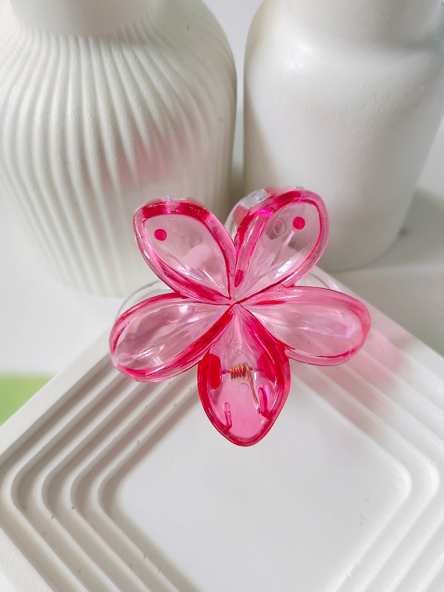 Transparent Daisy Claw - Mid Size