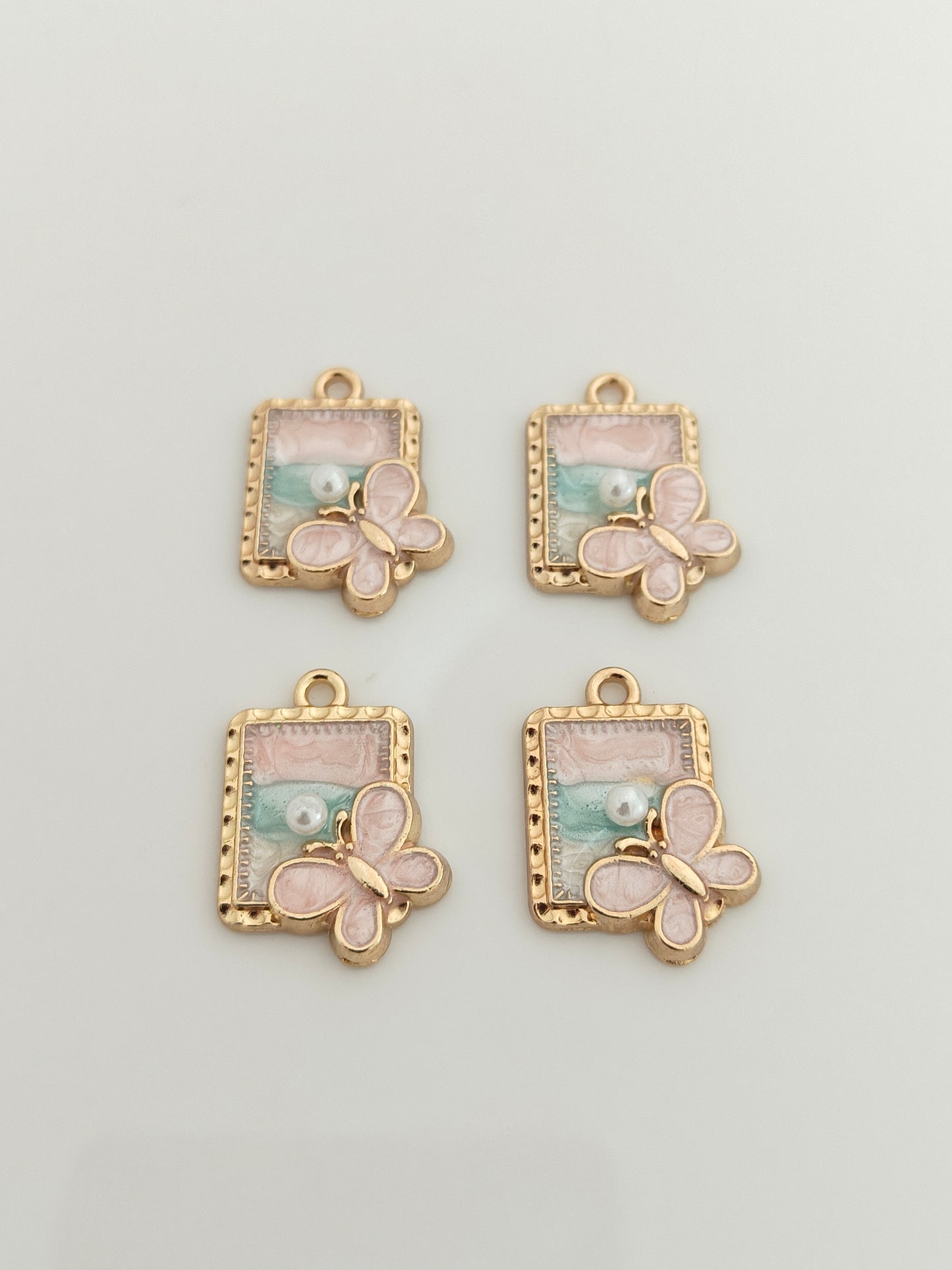 Pearl Flutter Charm - 1 Piece