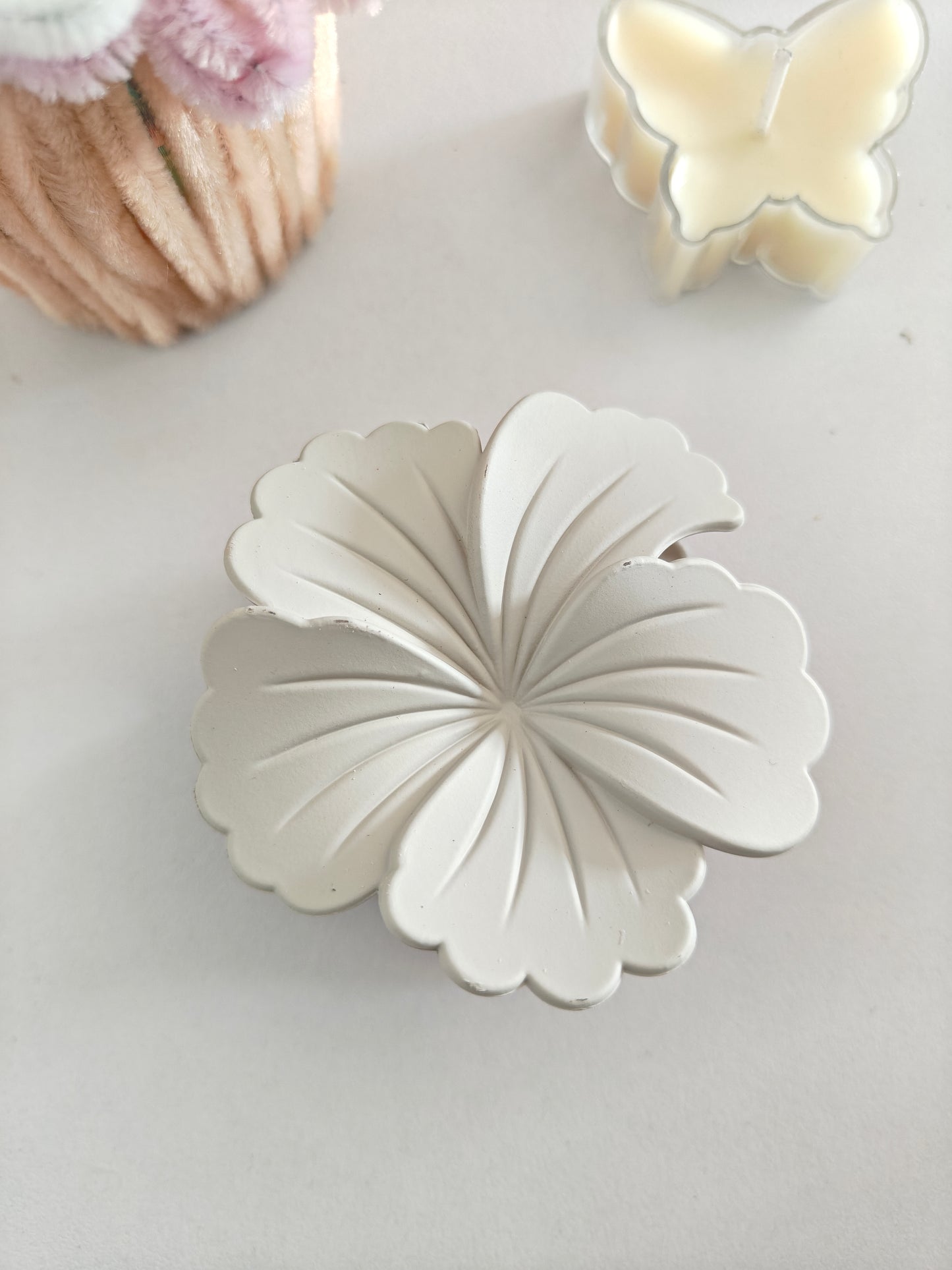 Matte Hibiscus Claw Clips - Big Size