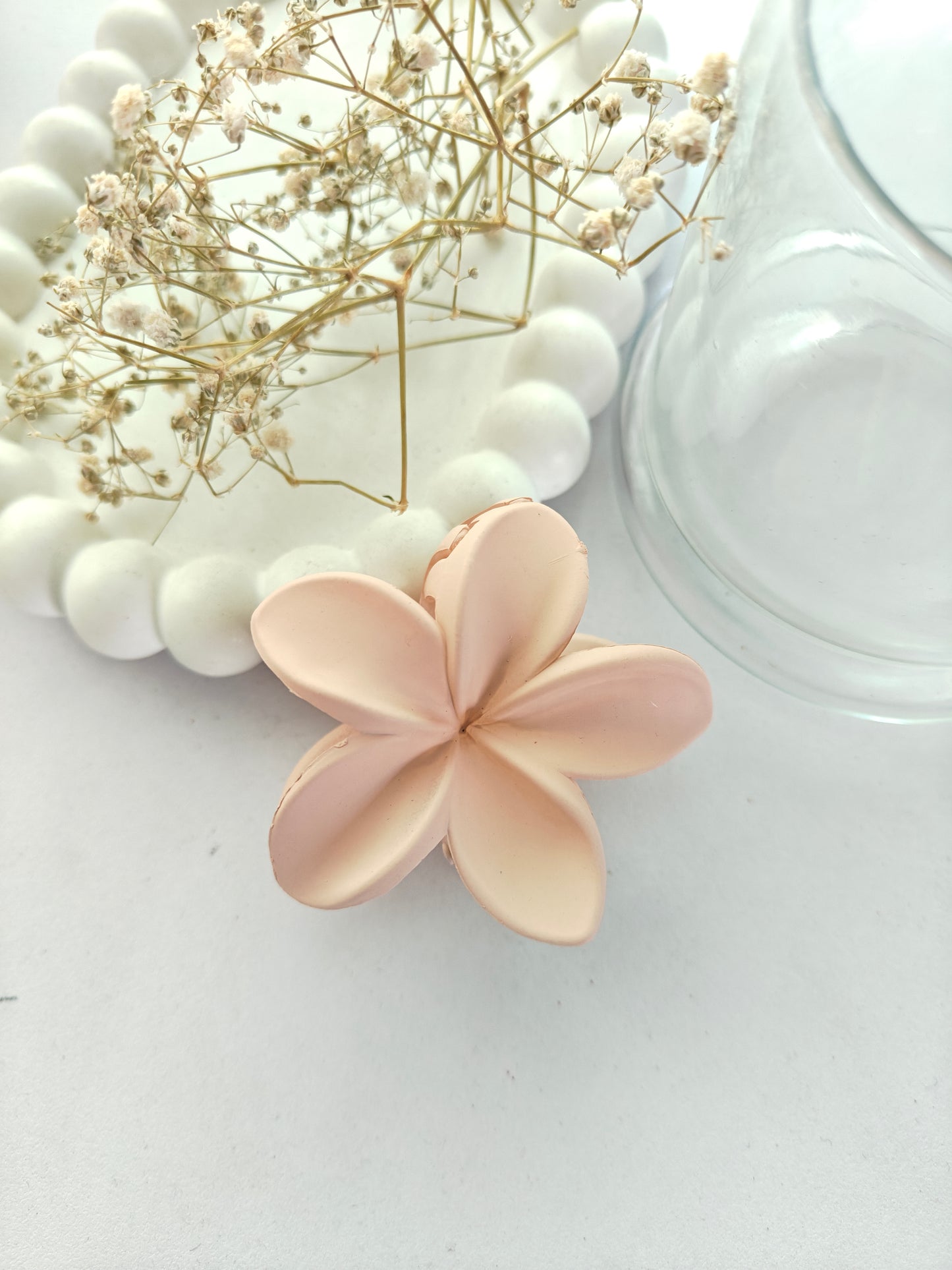 Pastel Daisy Claw - Mid Size