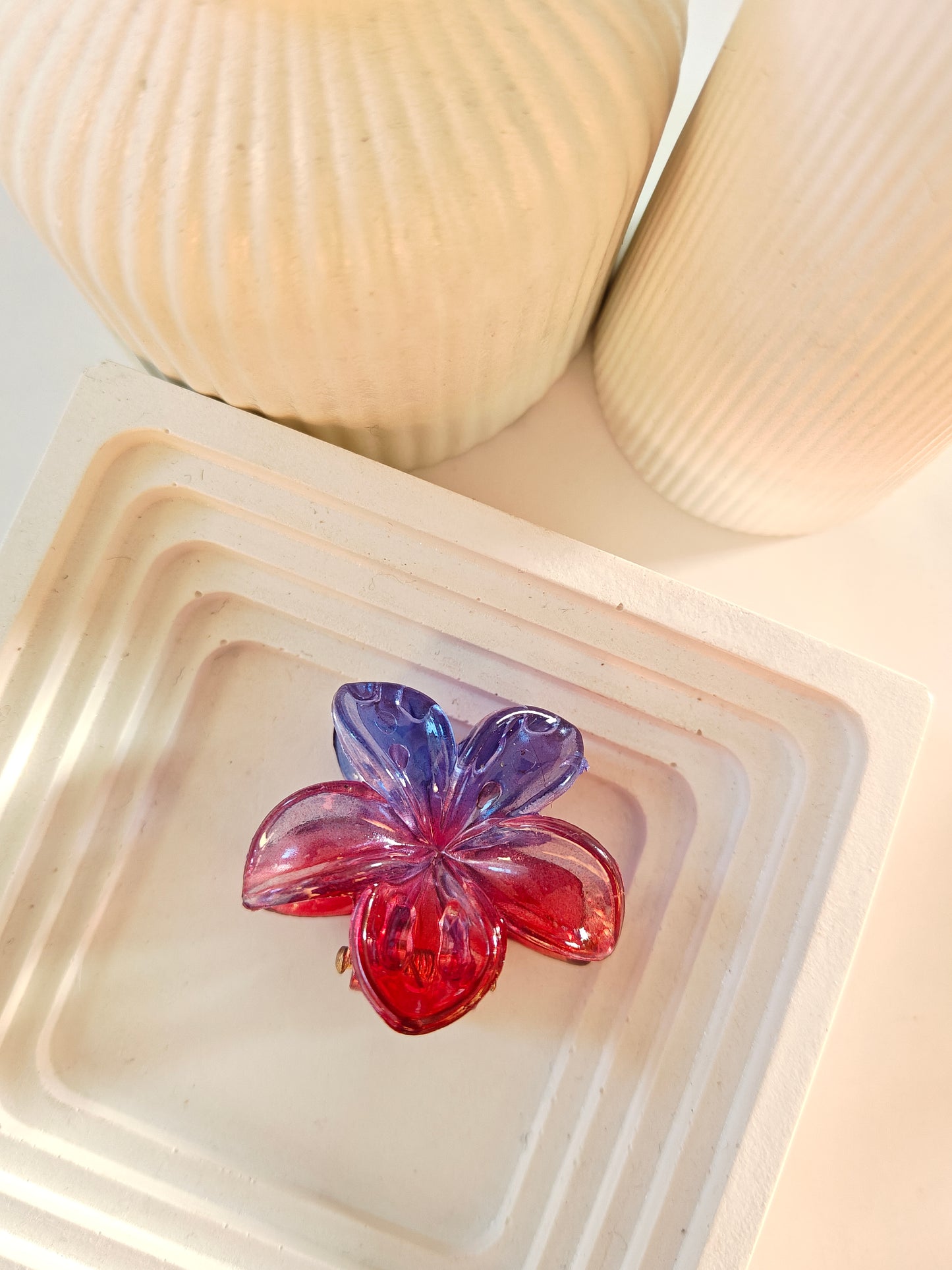 Mini Hawaii Daisy Claw Clip - 1 Piece