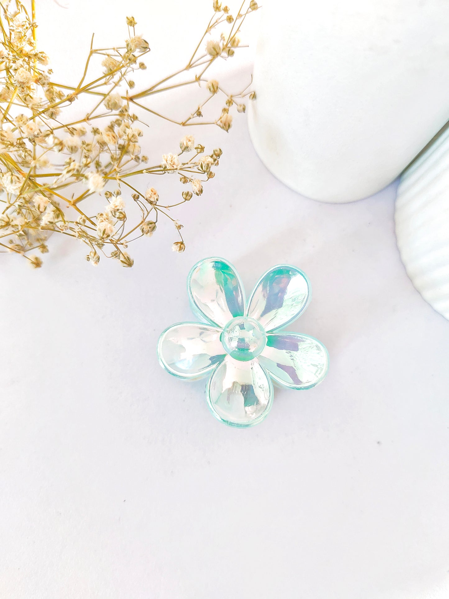 Holographic Flower Claw