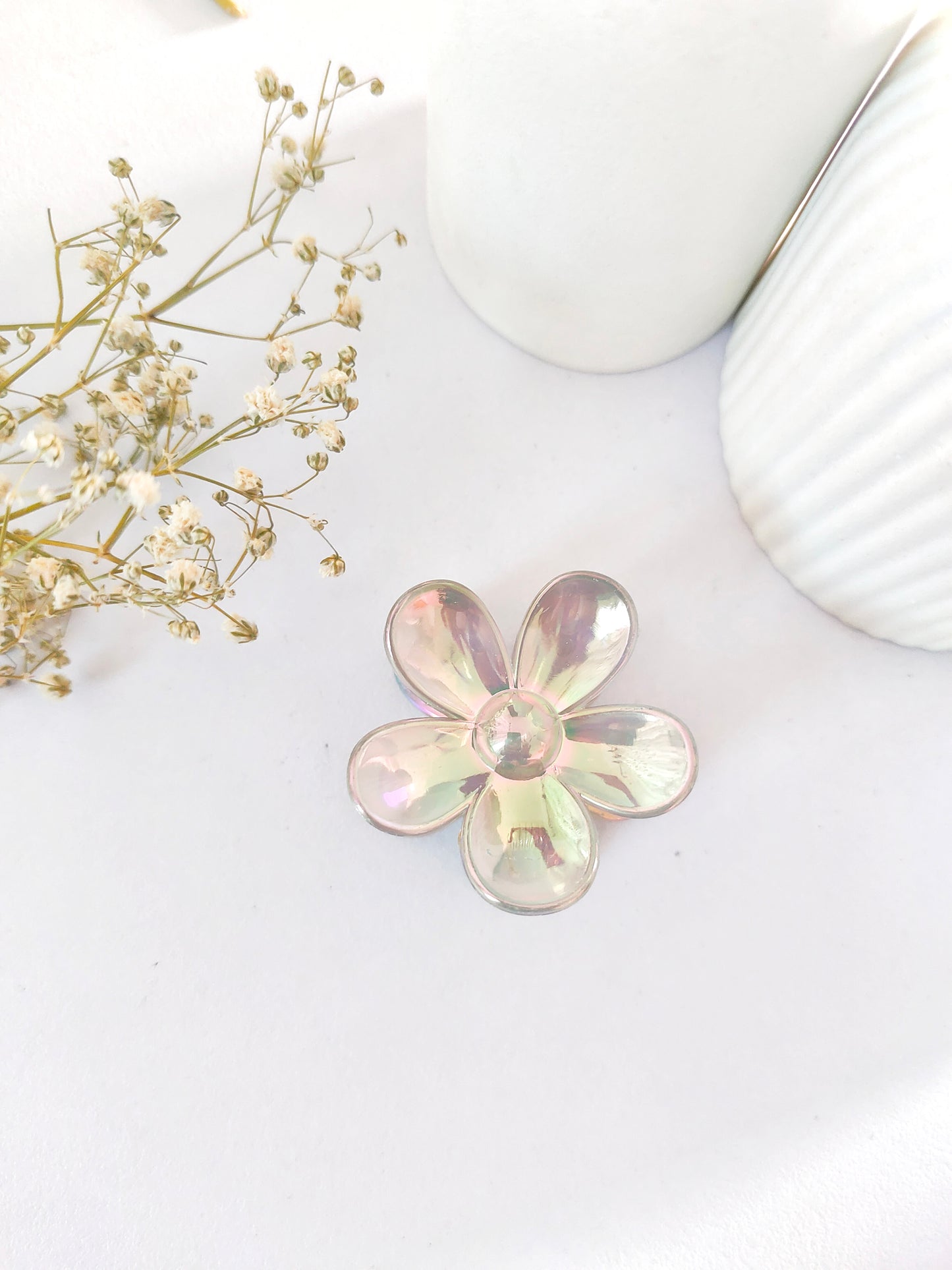 Holographic Flower Claw