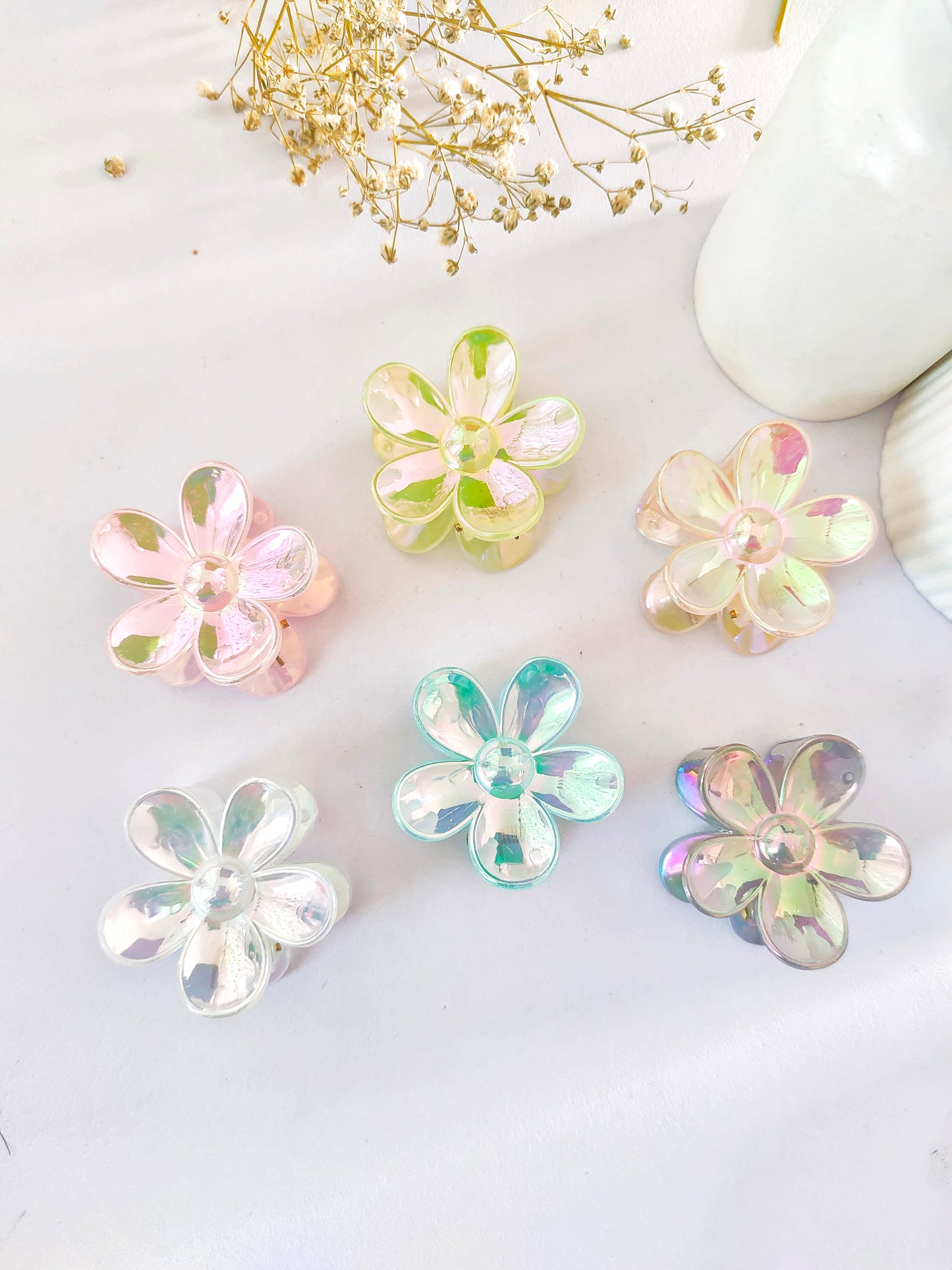 Holographic Flower Claw