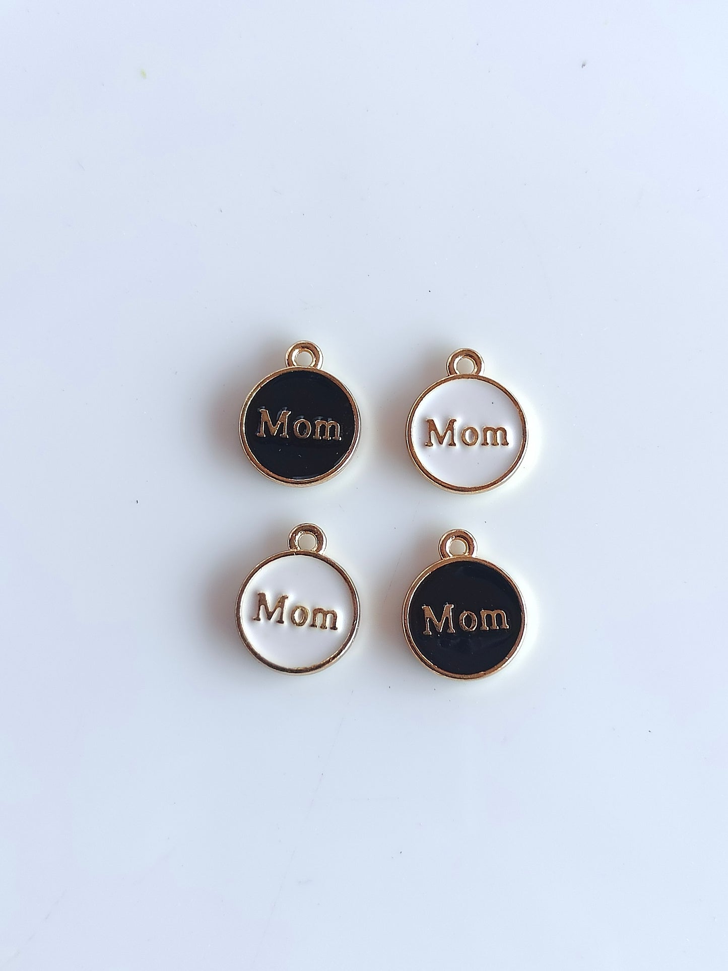 Mom Enamel Charm - 1 Piece