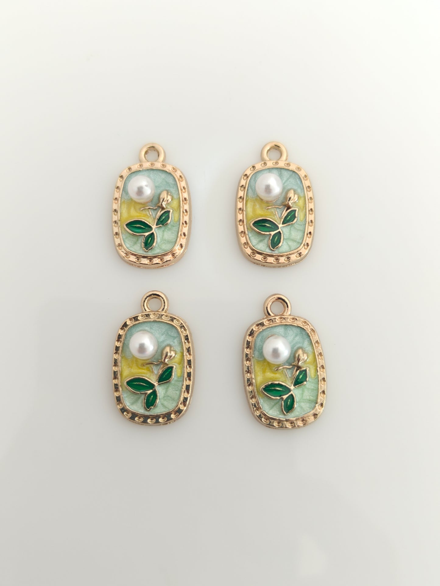 Greeny Bloom Charm - 1 Piece