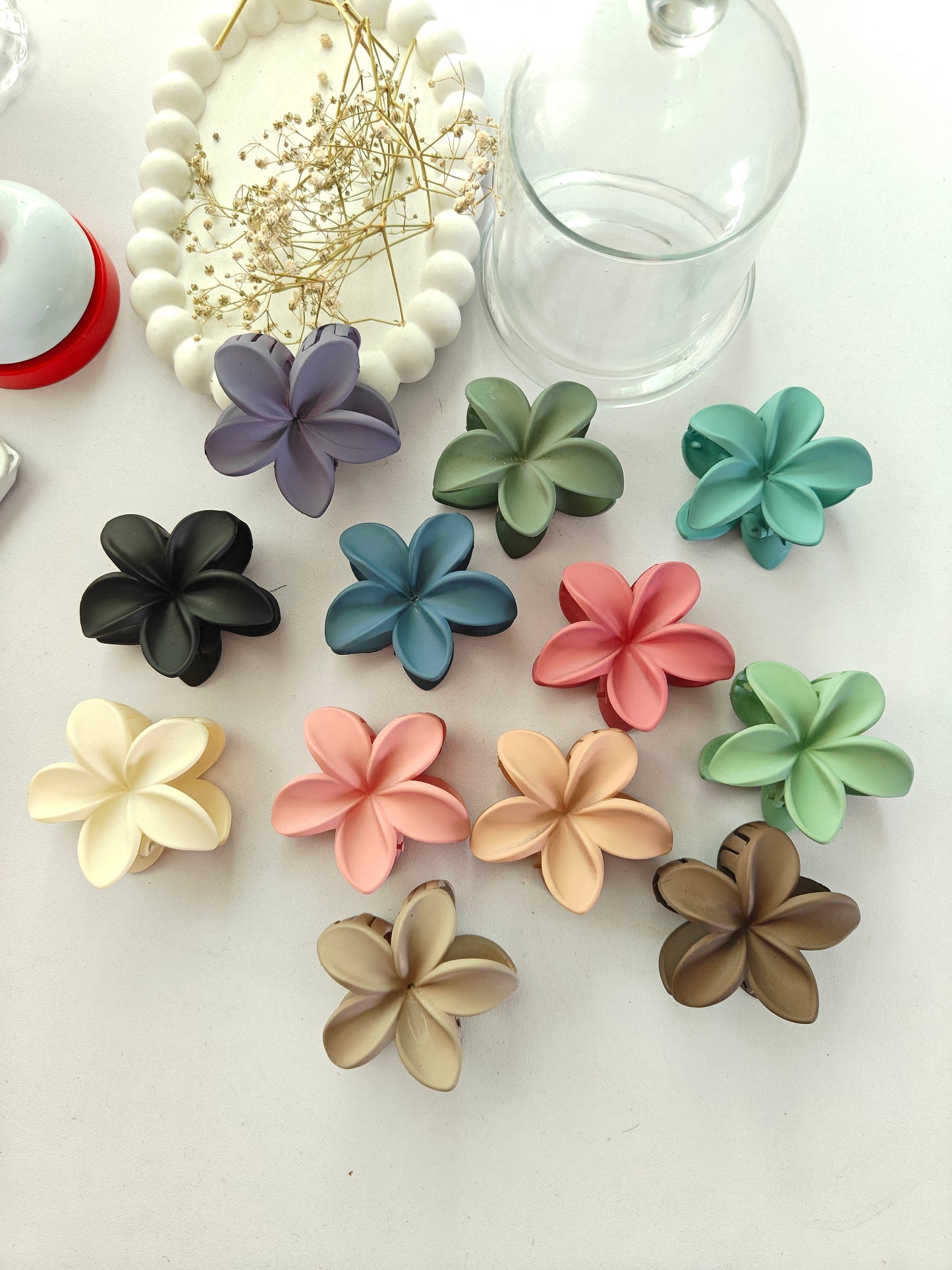 Matte Daisy Claw - Mid Size