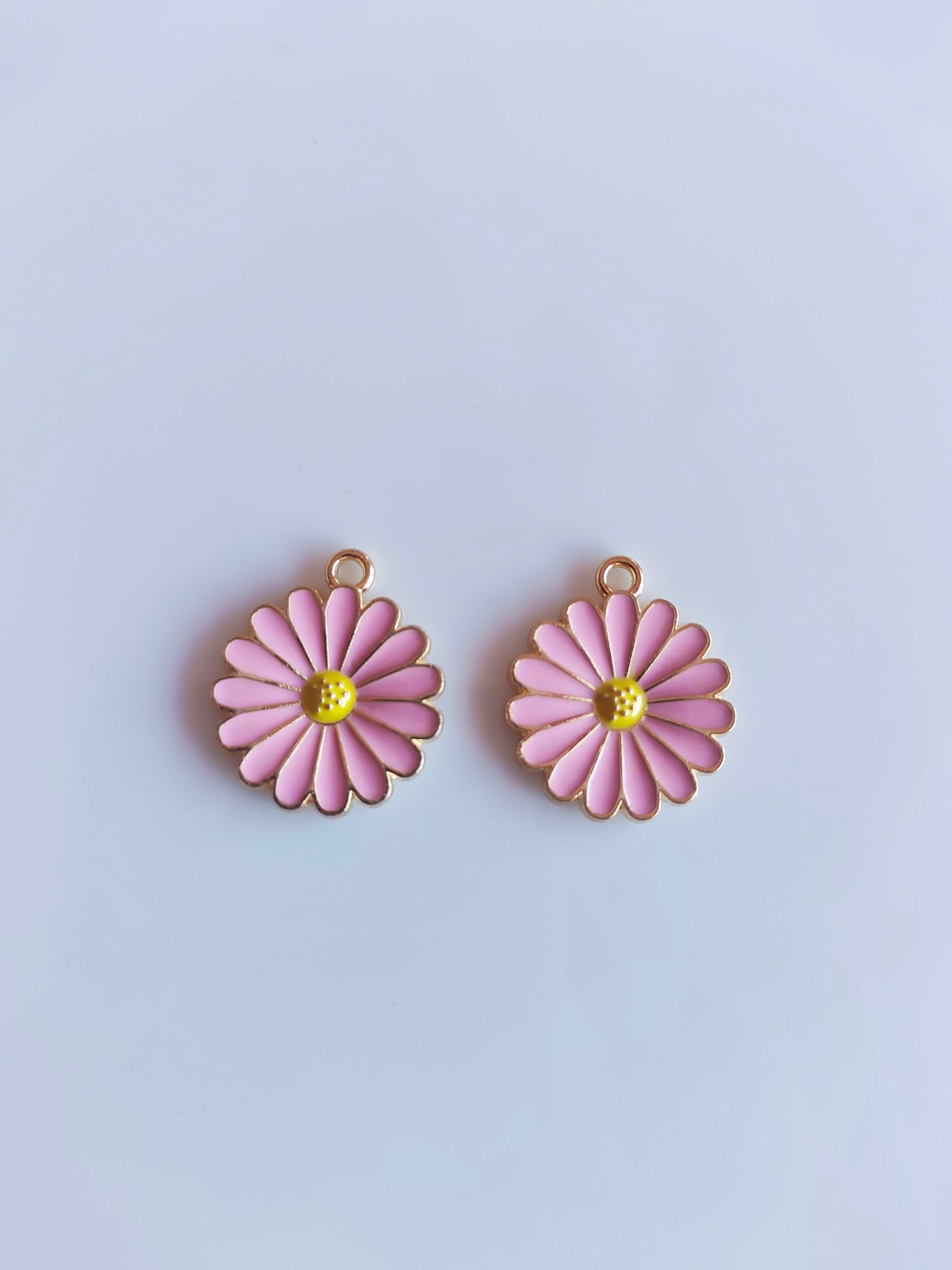 Daisy Enamel Charm - 1 Piece