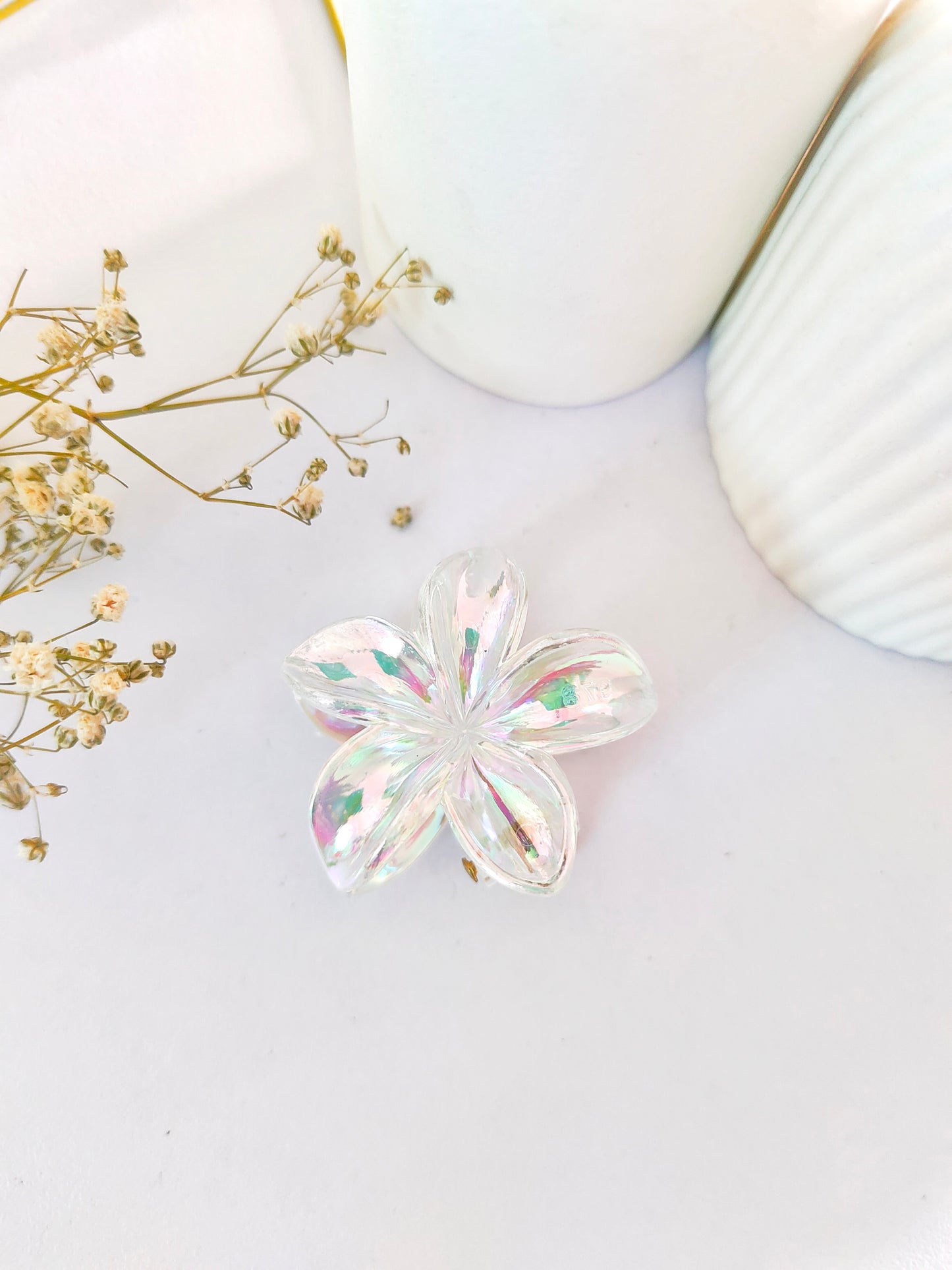 Holographic Daisy Claw