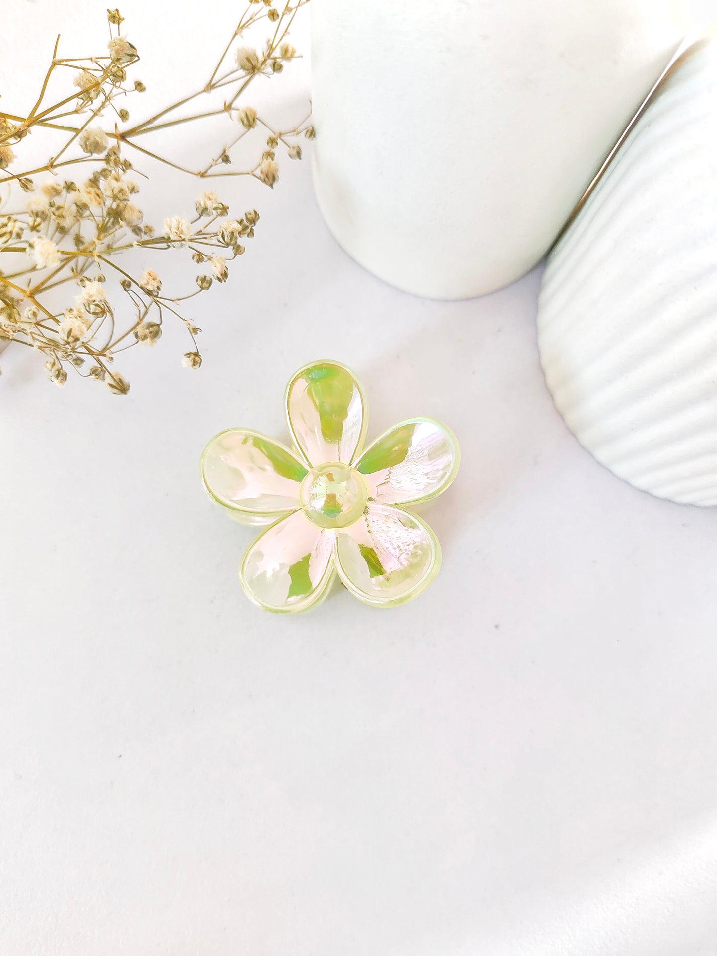 Holographic Flower Claw