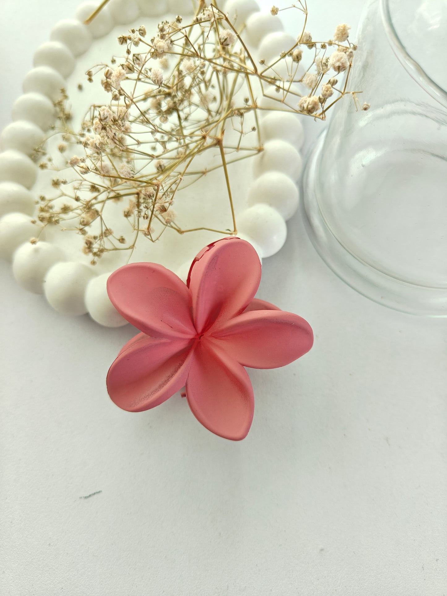 Matte Daisy Claw - Mid Size