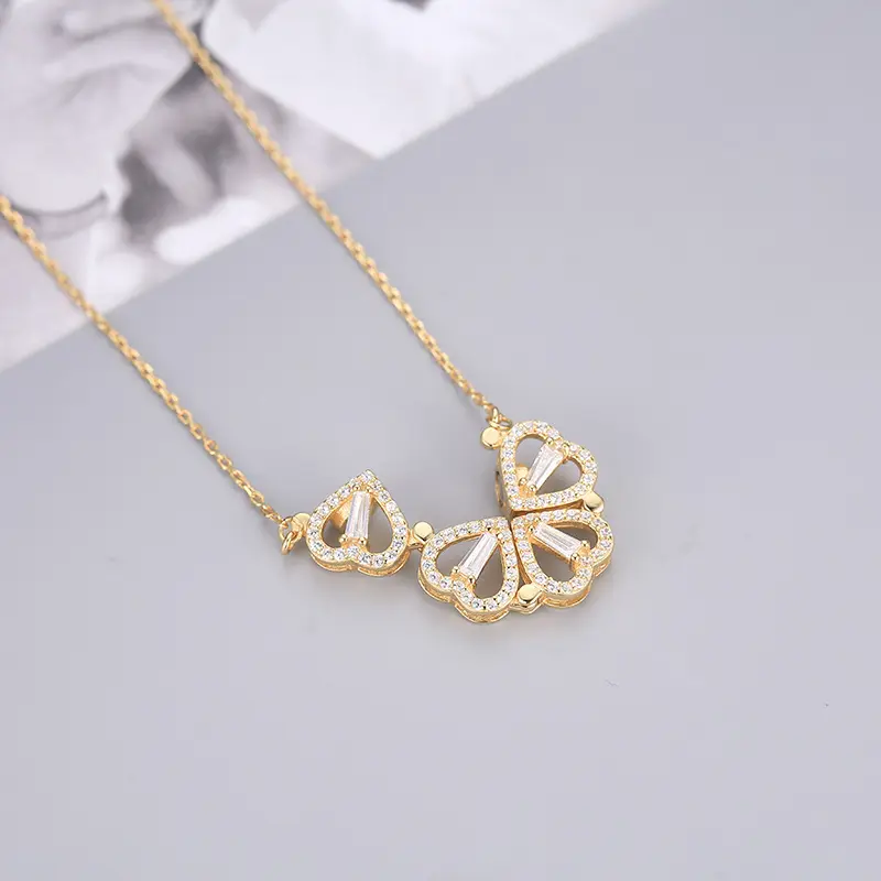 Lucky Clover Heart Magnetic Necklace