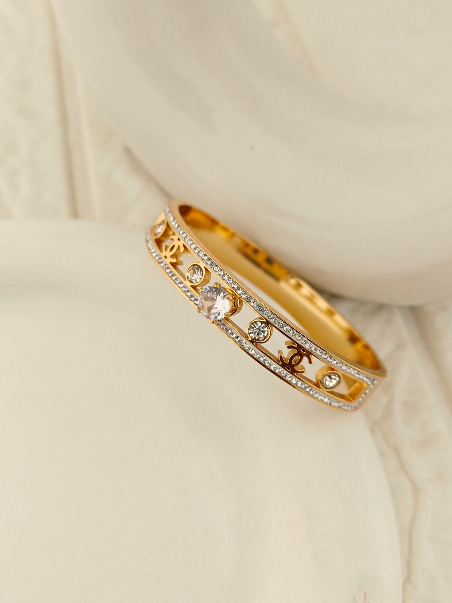 Crystal Kada