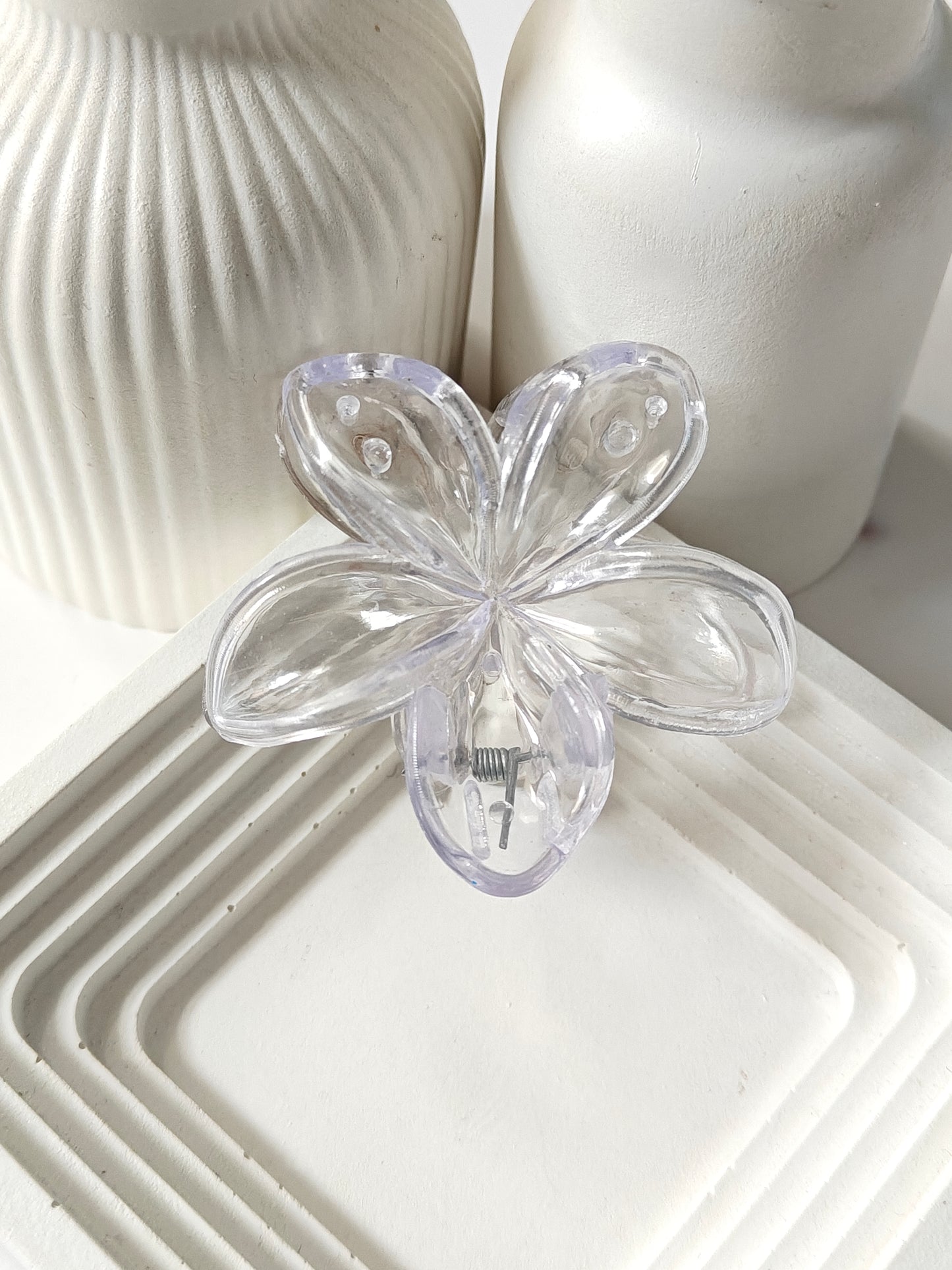 Transparent Daisy Claw - Mid Size