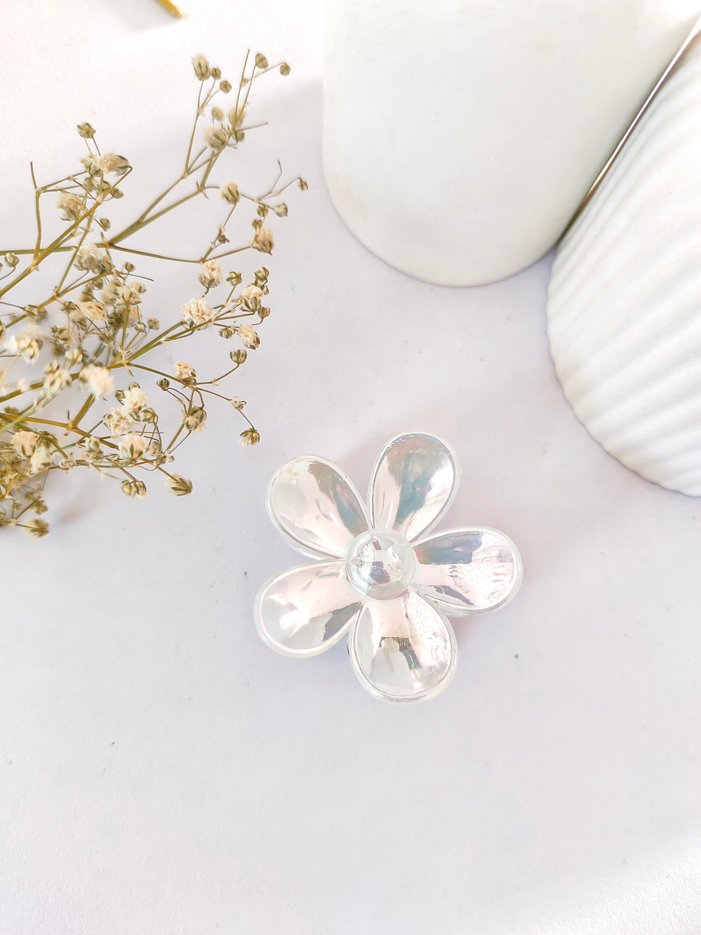 Holographic Flower Claw