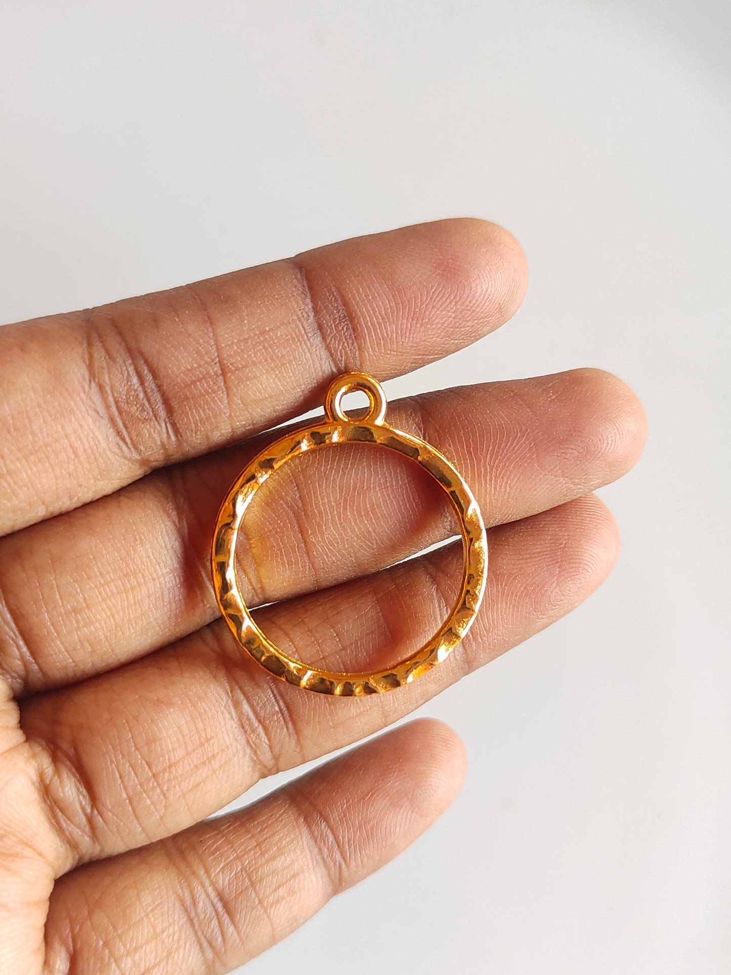 Gold Round Hammered Bezel - 1 Piece