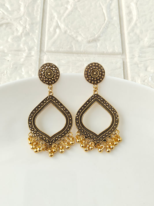 Gold Curved Diamond Jhumka Base - 1 Pair