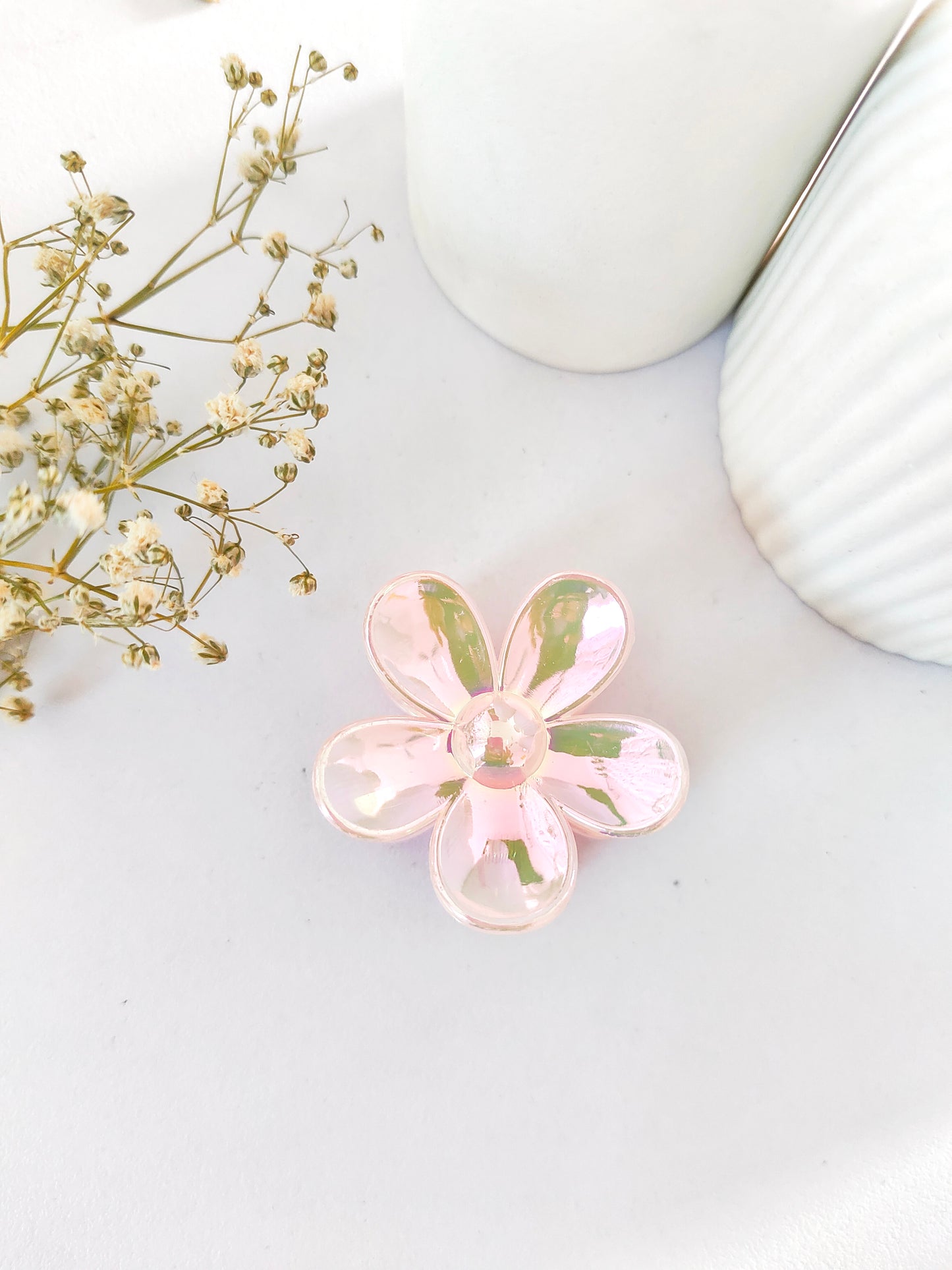 Holographic Flower Claw