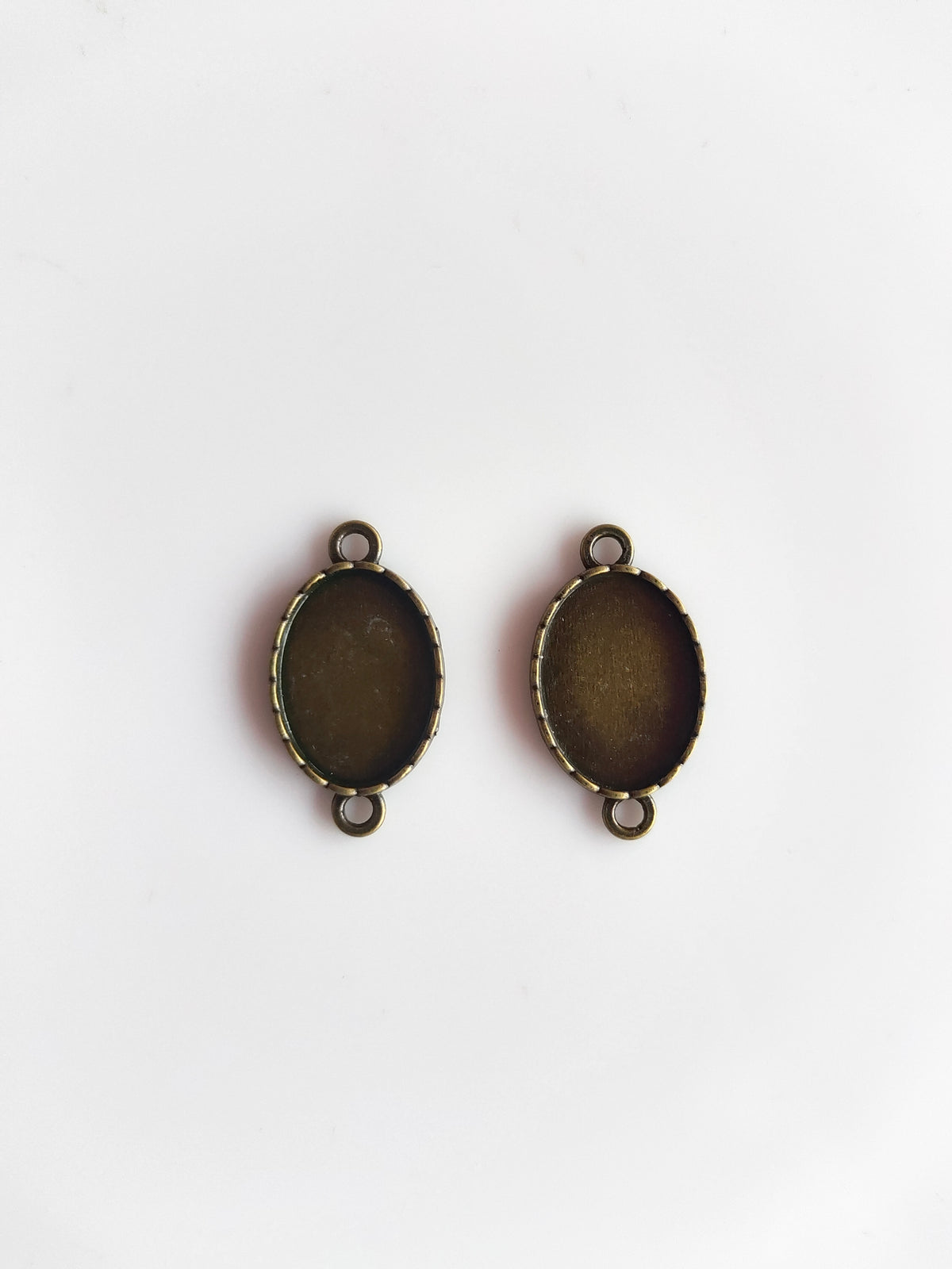 Mini Oval Vintage Connector Base - 1 Piece