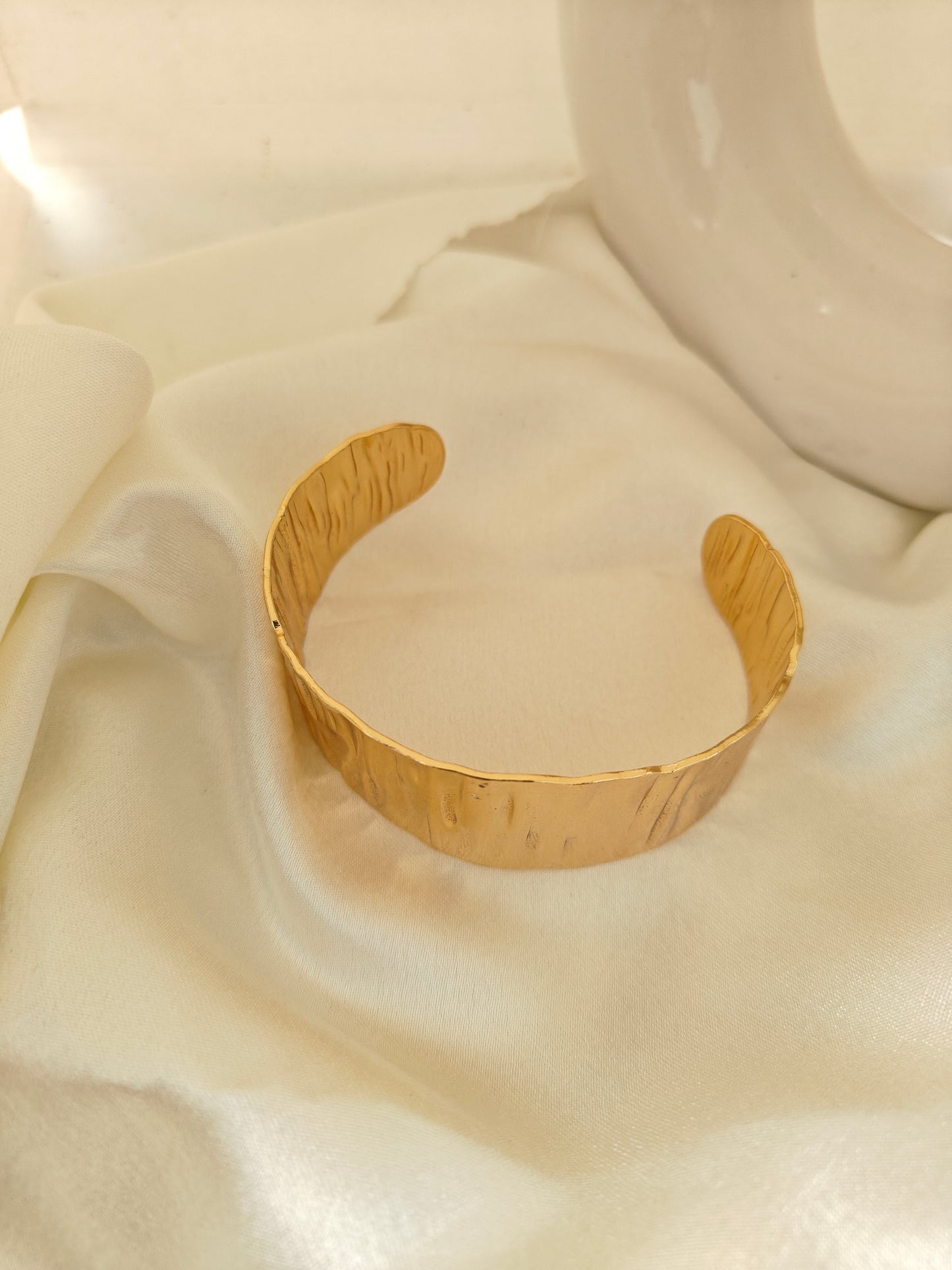 Zehra Bold Cuff