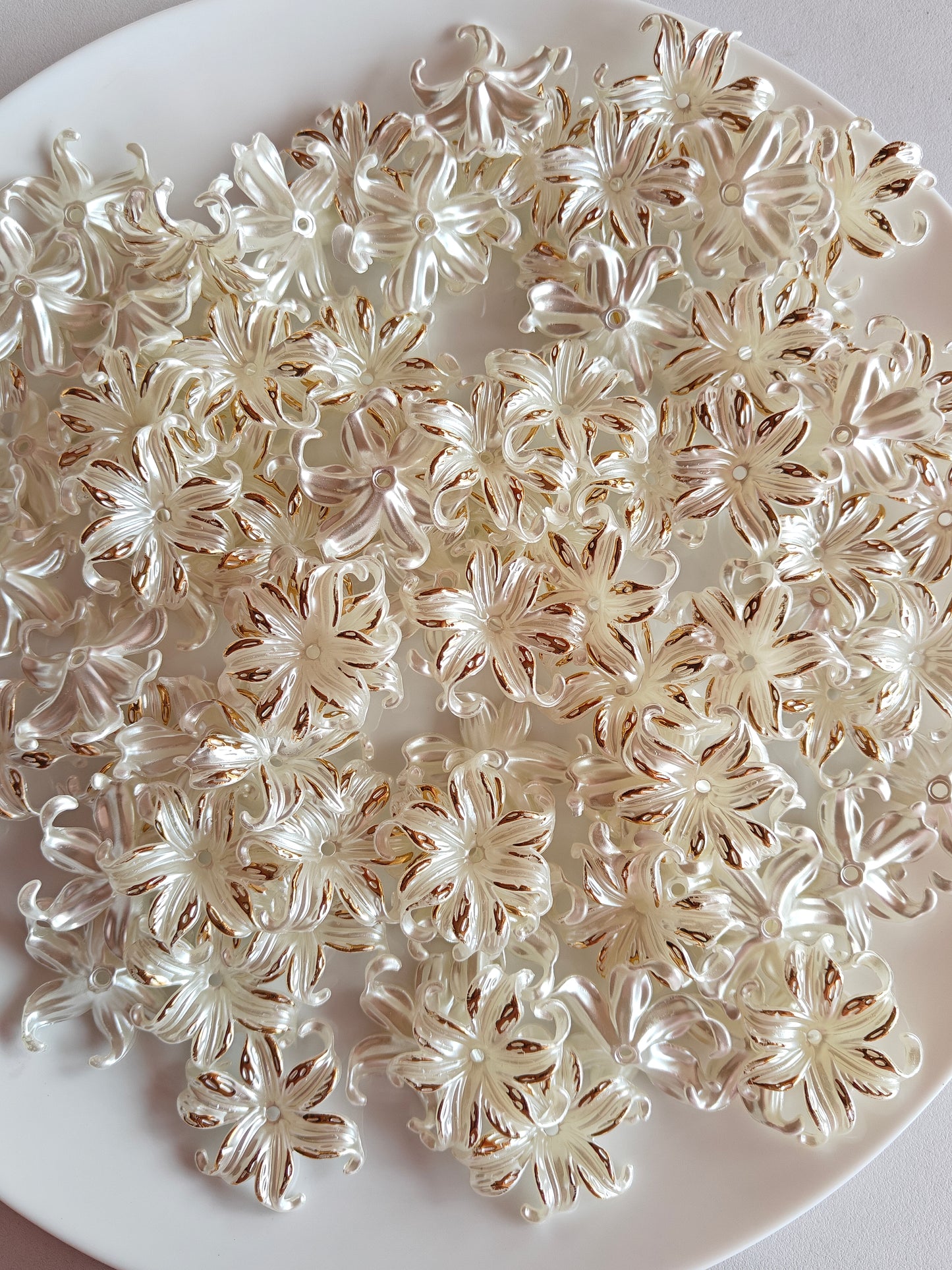 Acrylic White Flower - 20g
