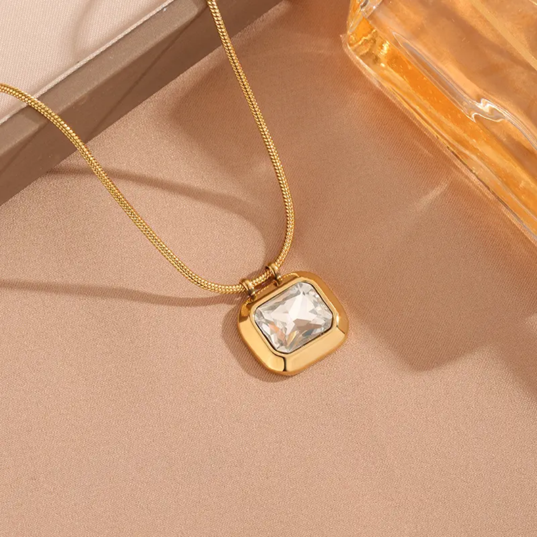 Sienna Pendant Necklace