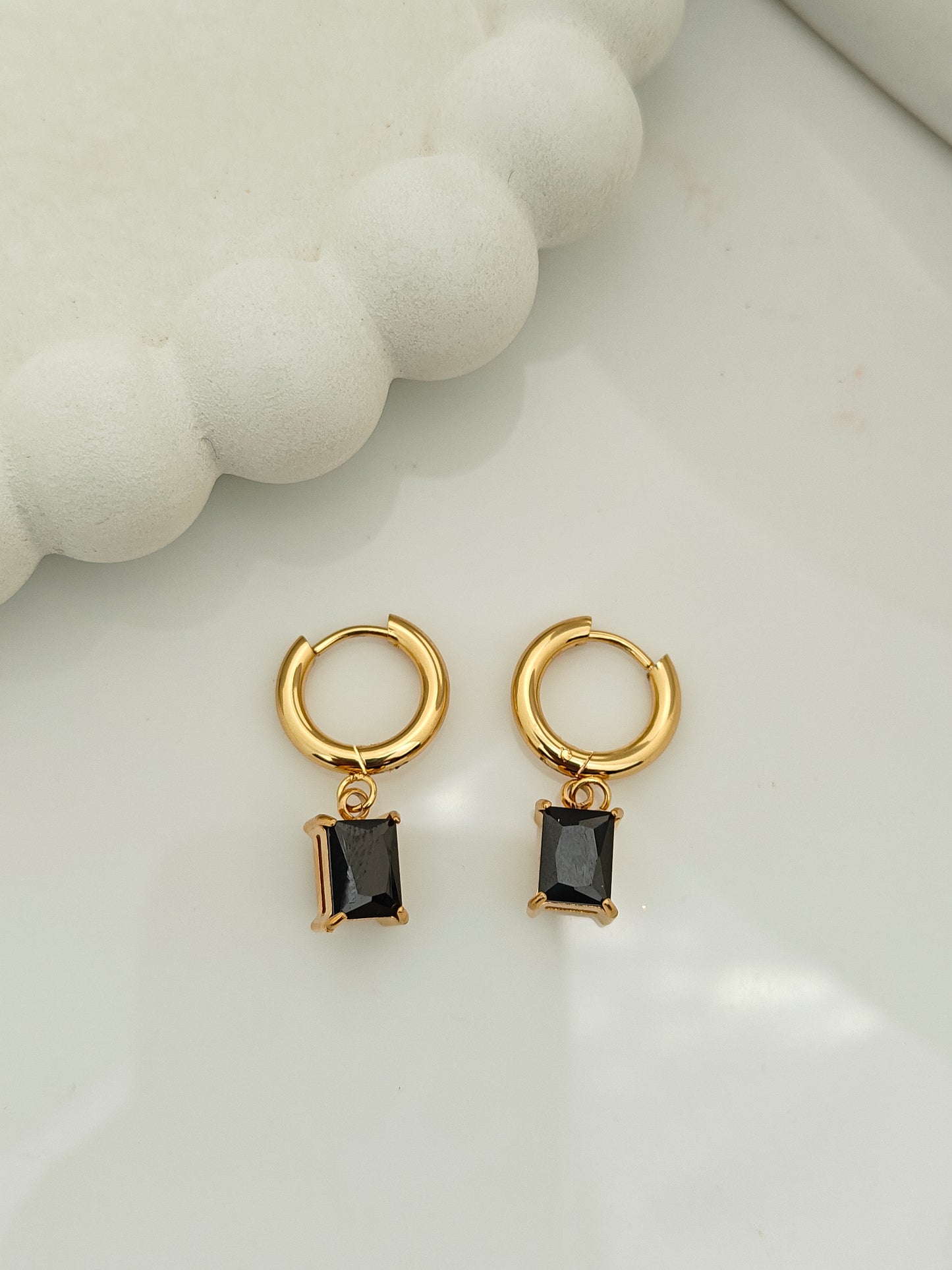 Zelle Black Hoops