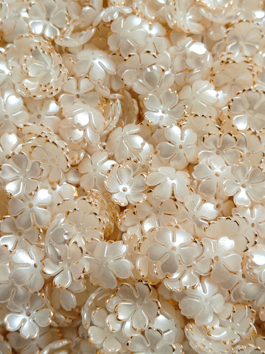 Acrylic Mini Flower White - 10g (40 pcs approx)
