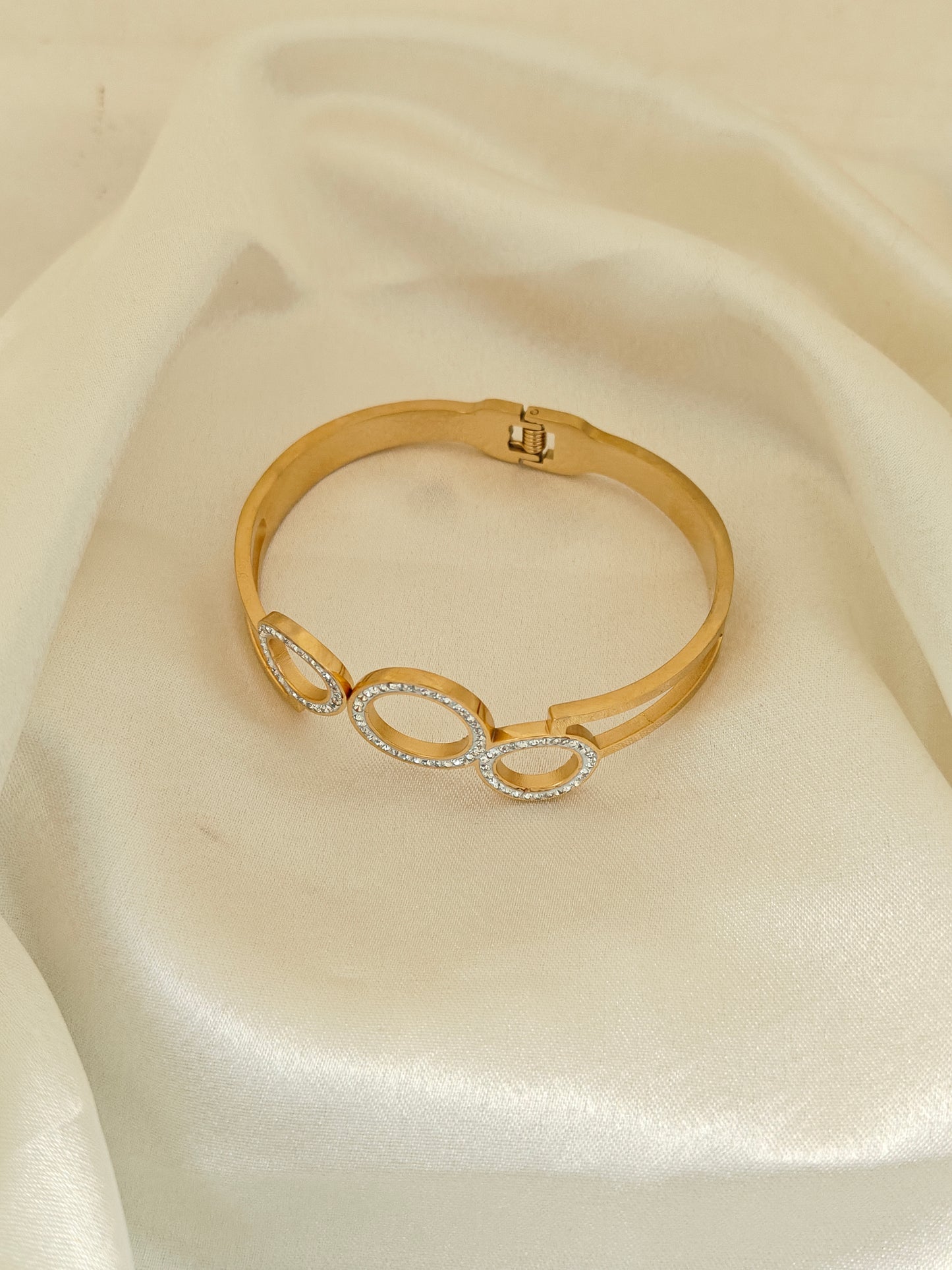 Tri-circle Zirconia Kada