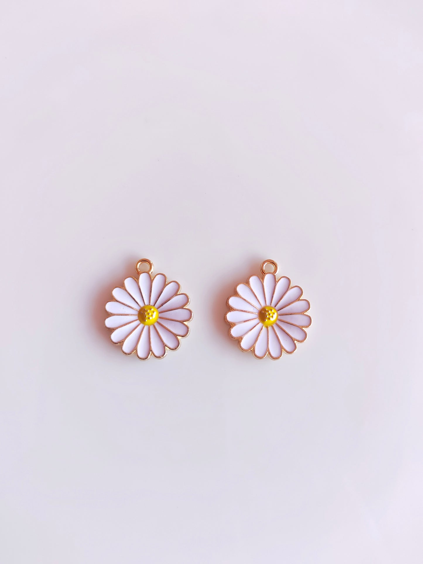 Daisy Enamel Charm - 1 Piece