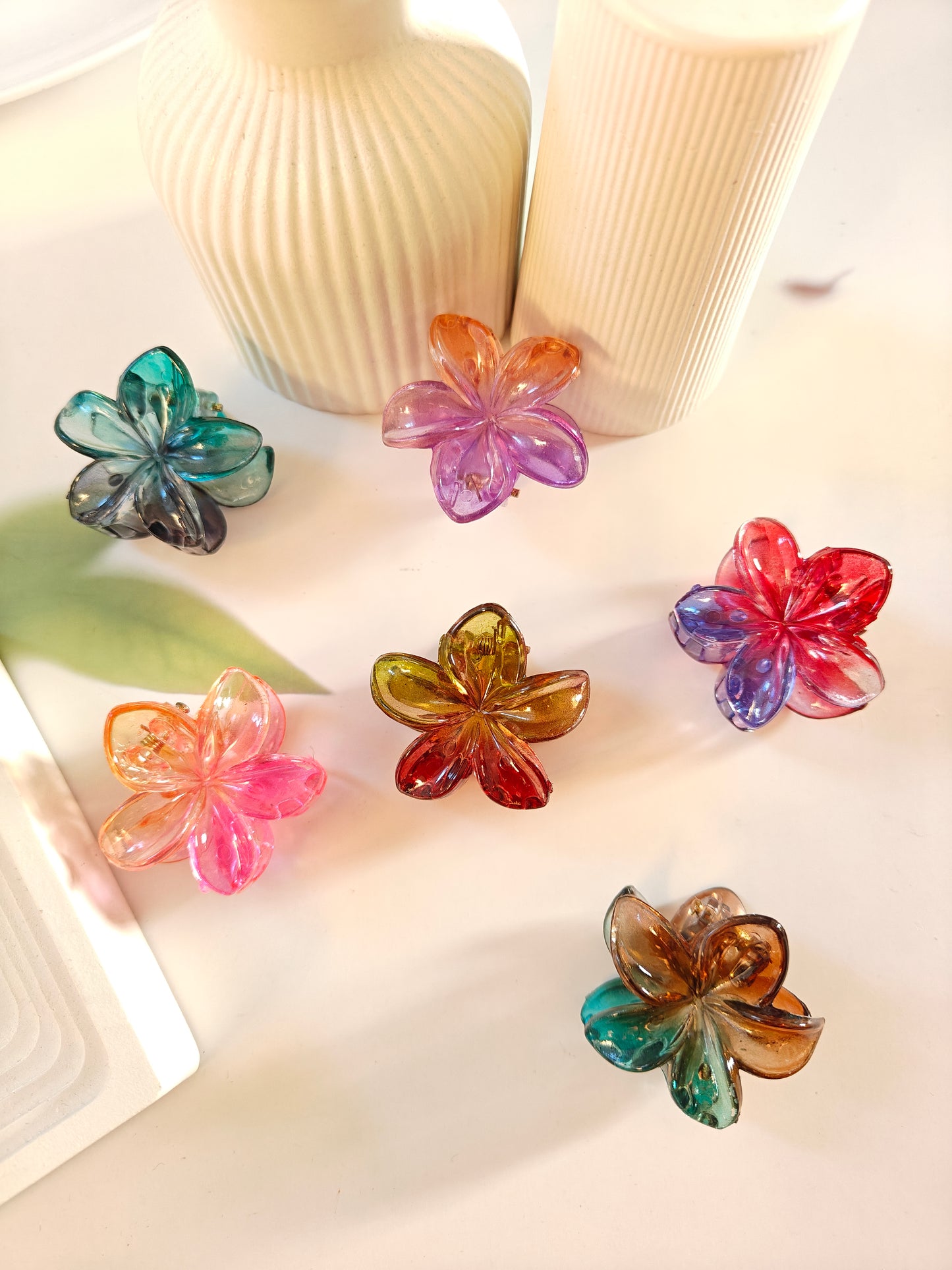 Mini Hawaii Daisy Claw Clip - 1 Piece