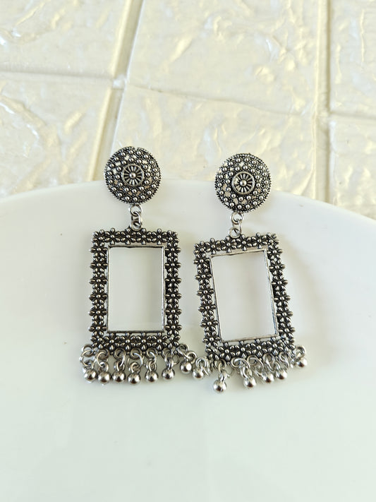 Silver Rectangle Jhumka Base - 1 Pair