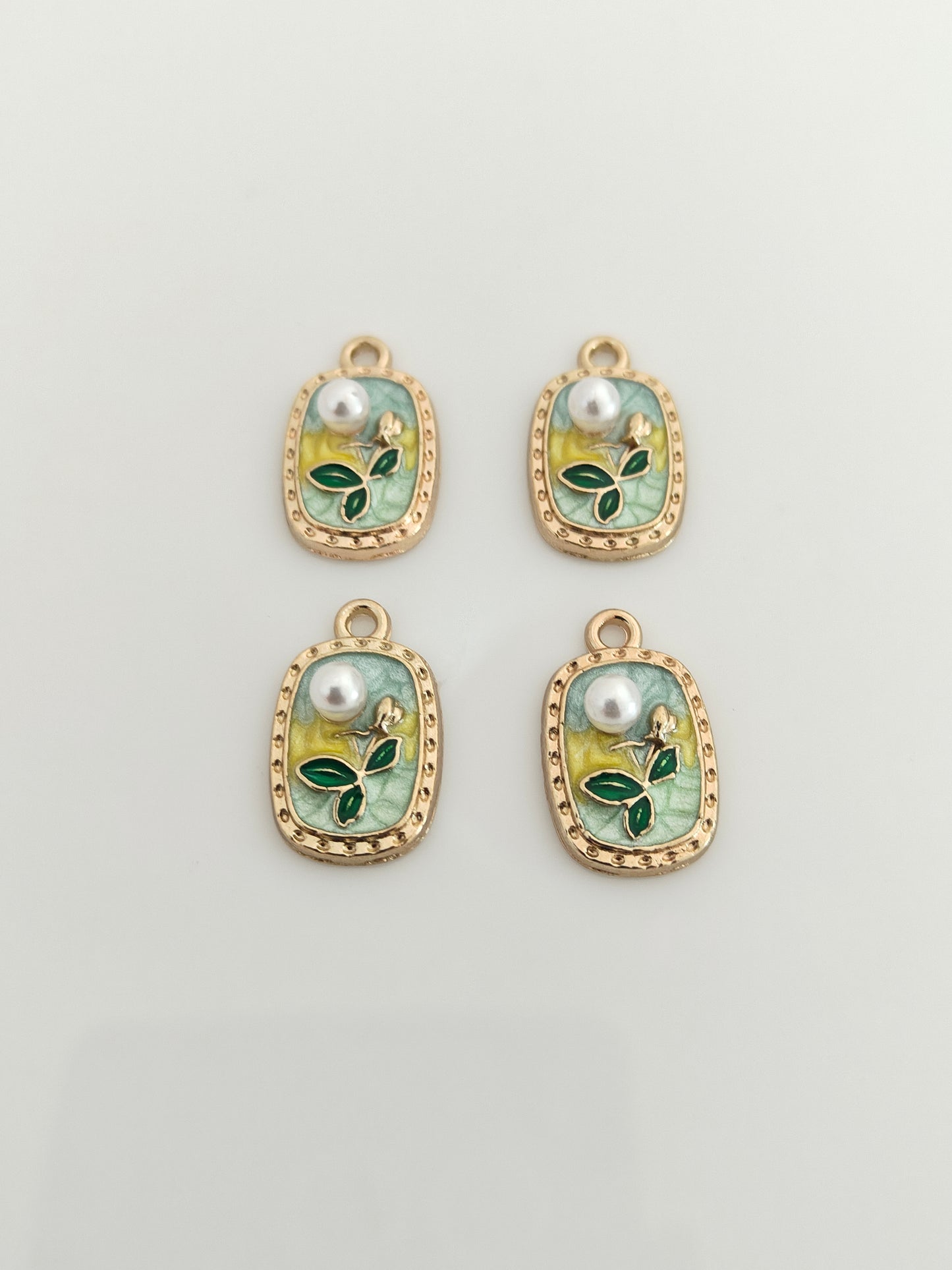 Greeny Bloom Charm - 1 Piece
