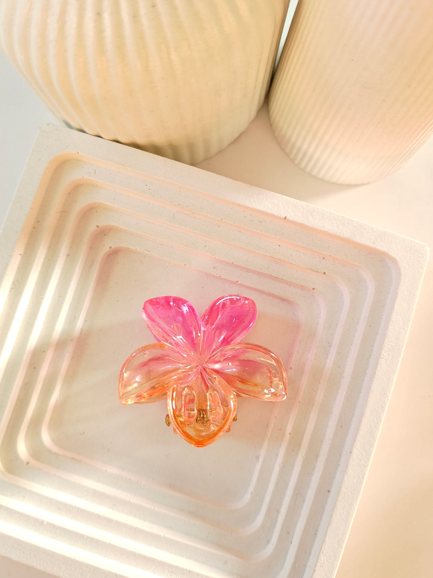 Mini Hawaii Daisy Claw Clip - 1 Piece