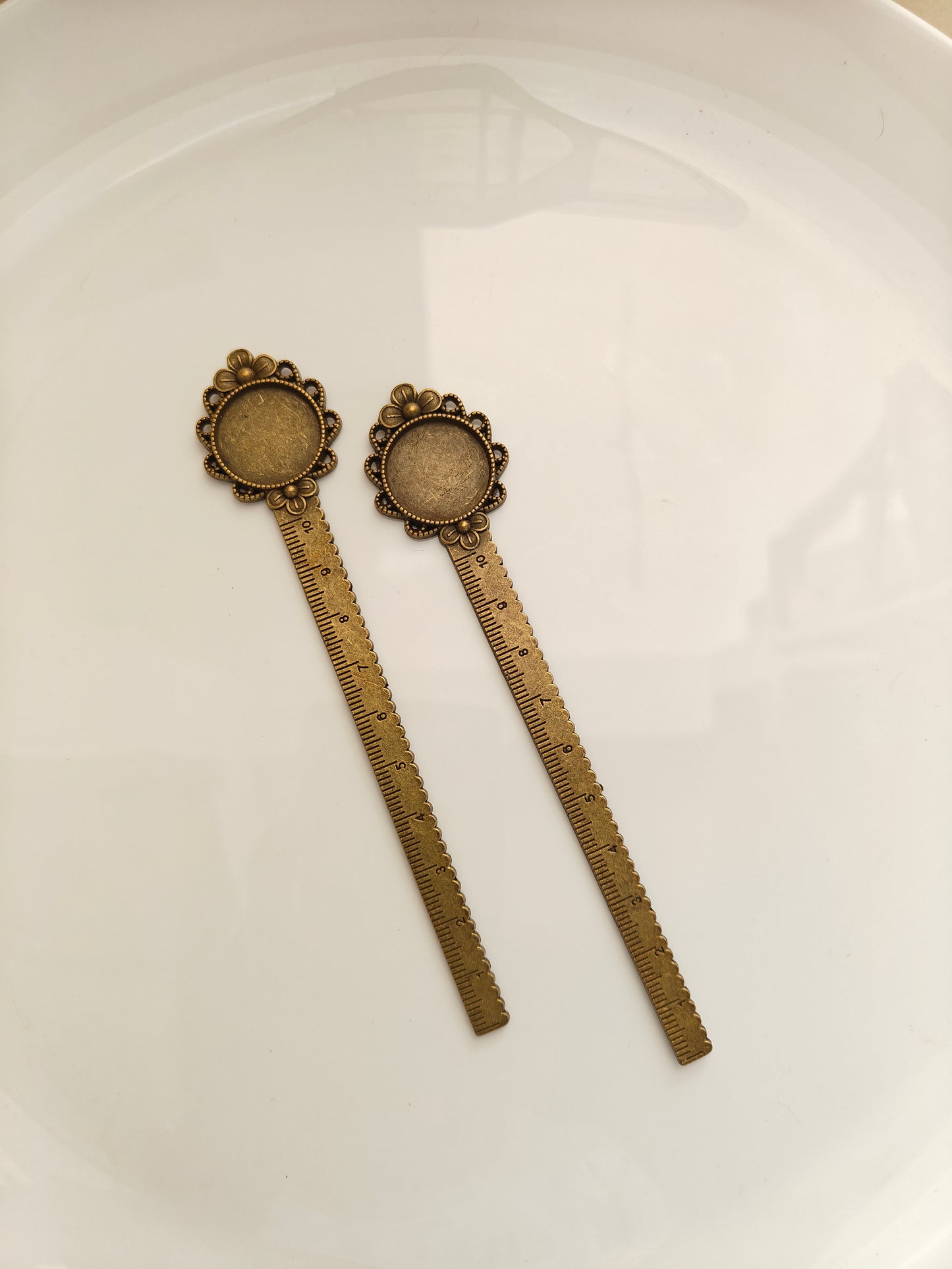 Scale Bookmark Design 4 - 1 Piece