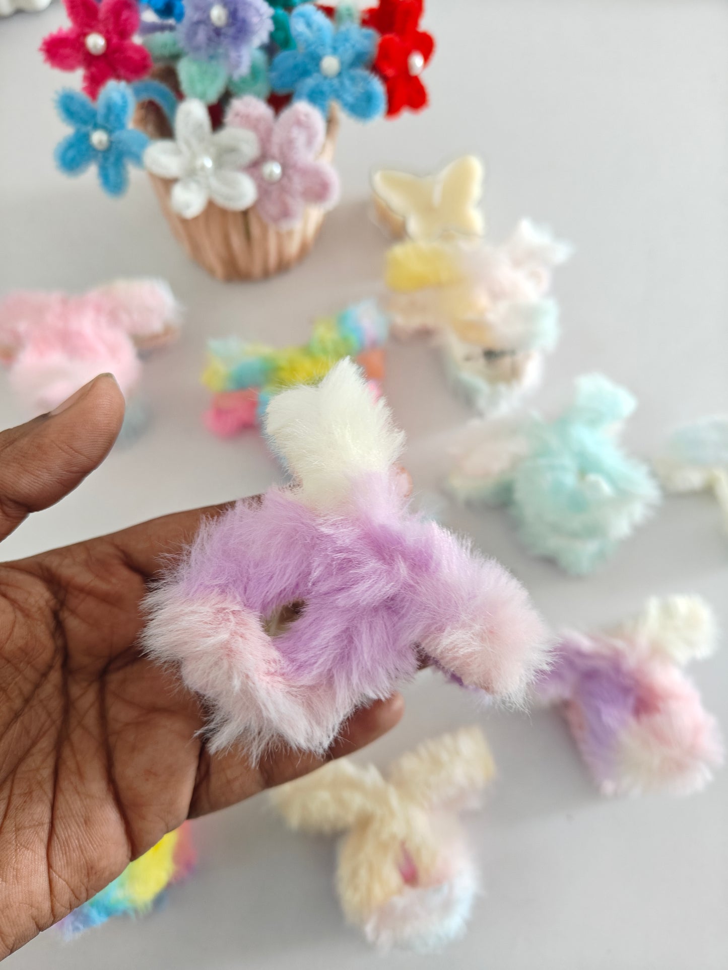 Mini Furry Knot Claws - Random 1 Piece