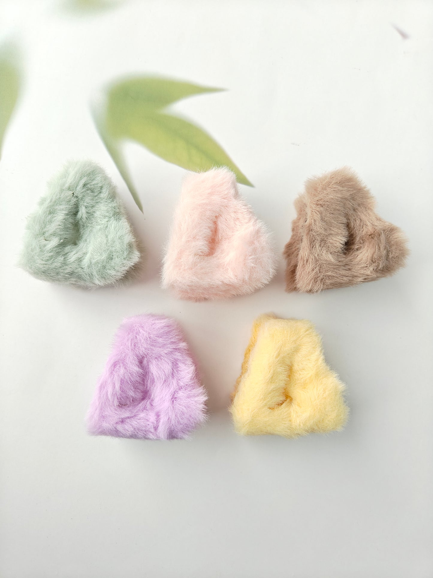 Mini Fluffy Triangle Claws