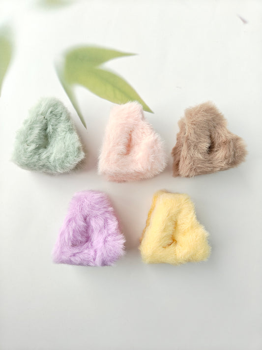 Mini Fluffy Triangle Claws