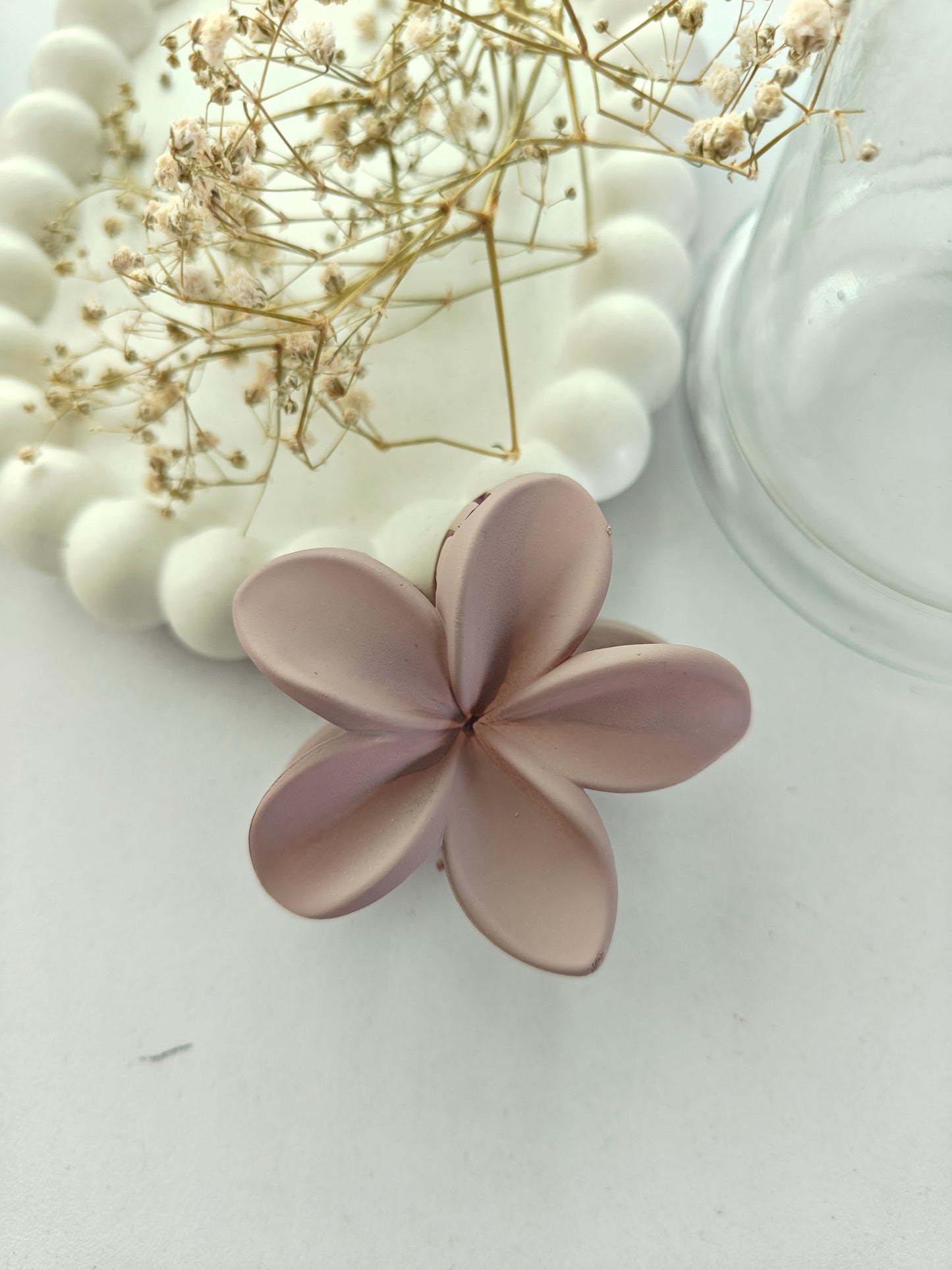 Pastel Daisy Claw - Mid Size