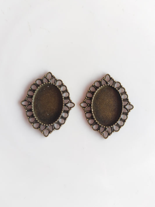Oval Floral 25*18mm Vintage Connector Base - 1 Piece