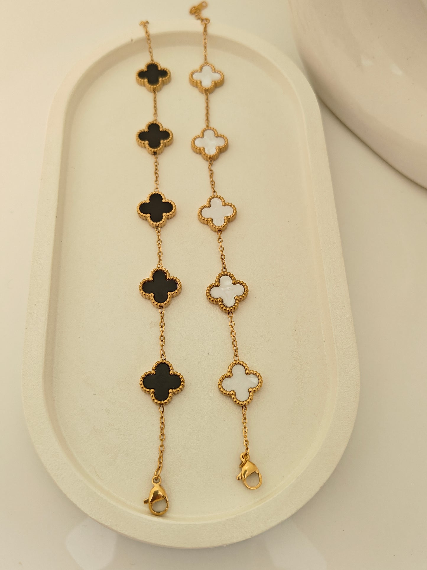 Dual Shade Reversible Clover Bracelet