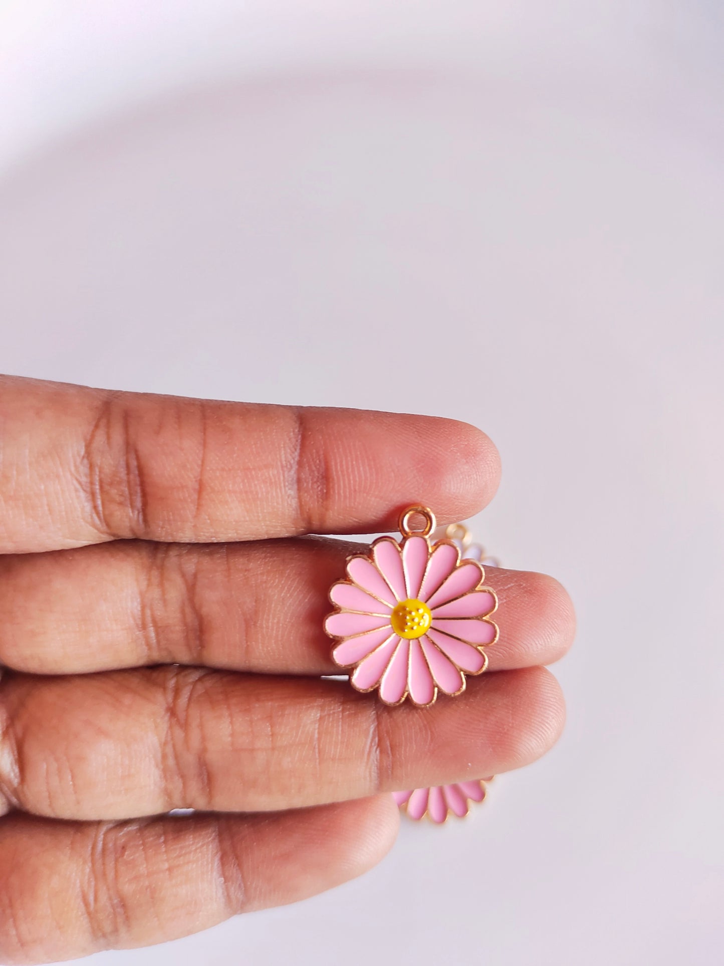 Daisy Enamel Charm - 1 Piece
