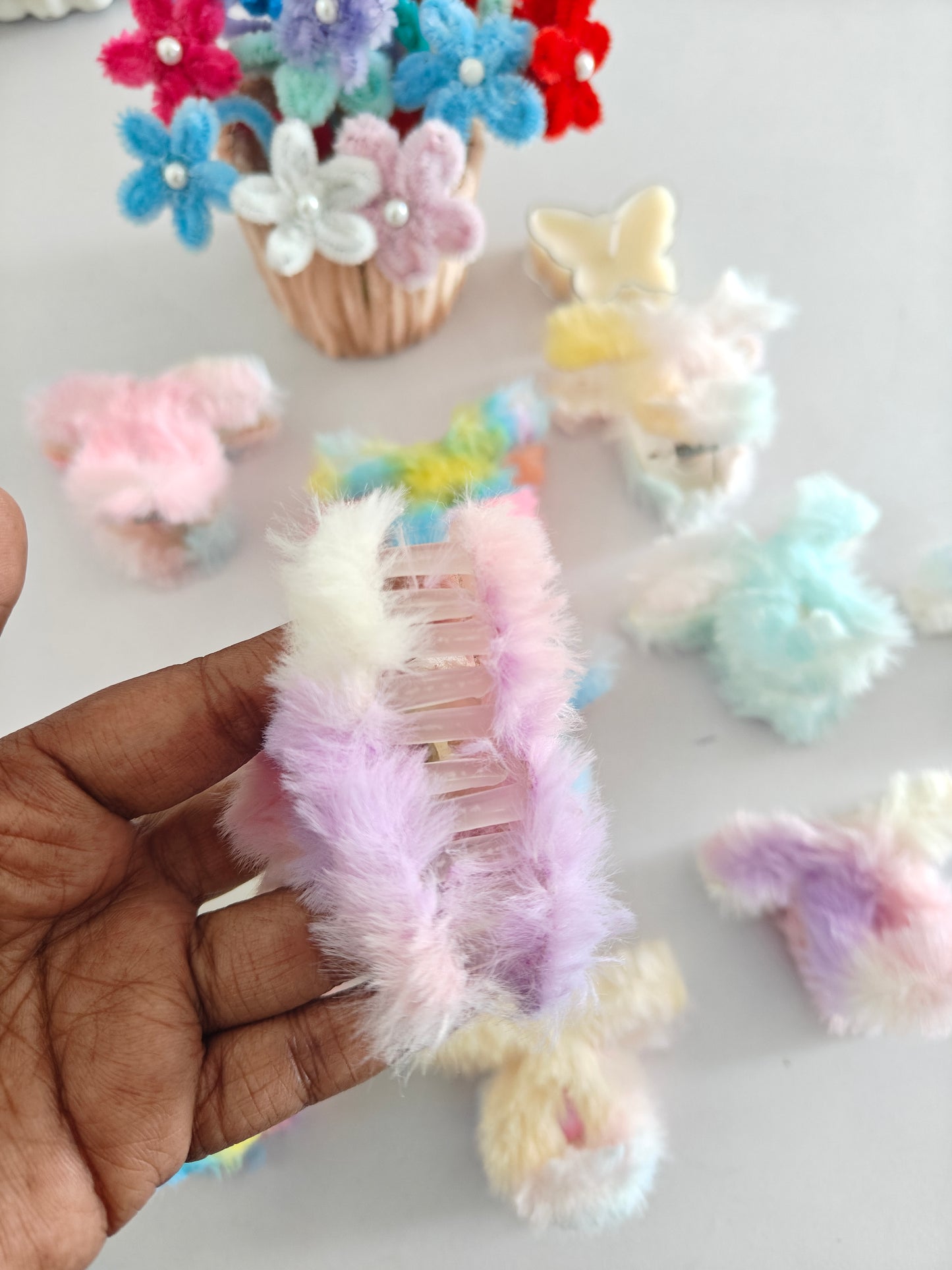 Mini Furry Knot Claws - Random 1 Piece
