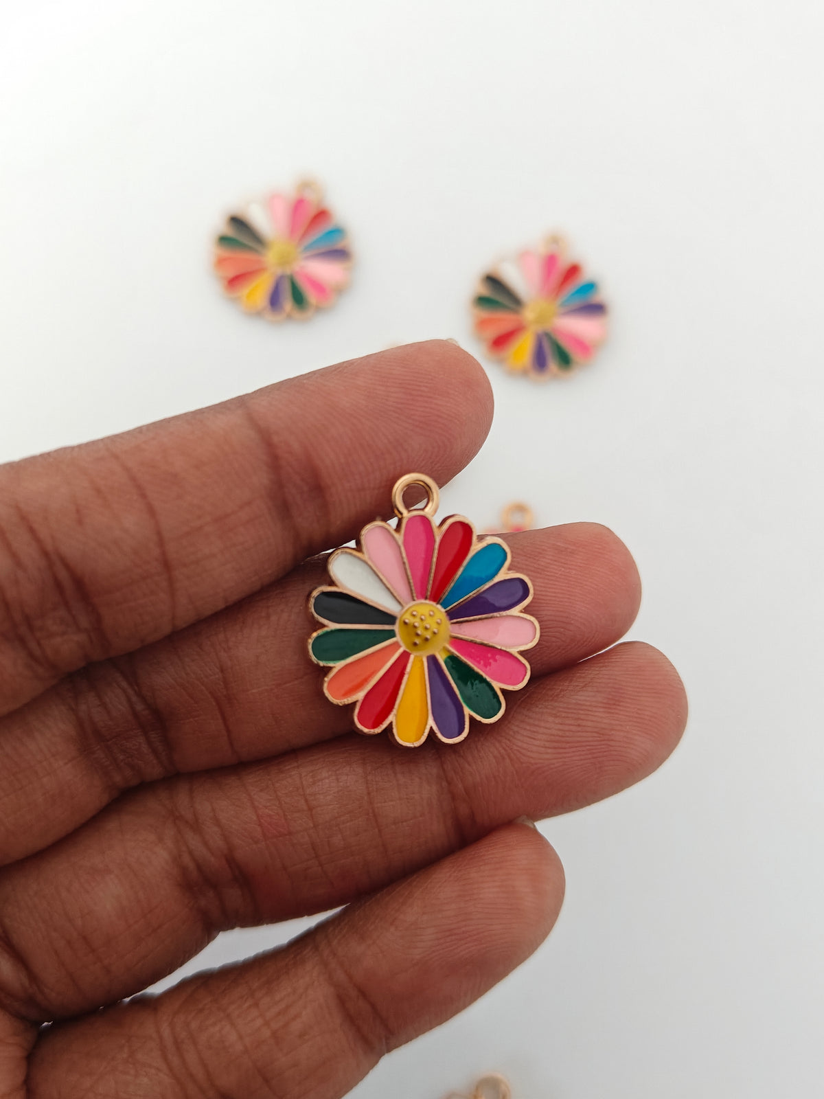 Multicolor Daisy Charm - 1 Piece