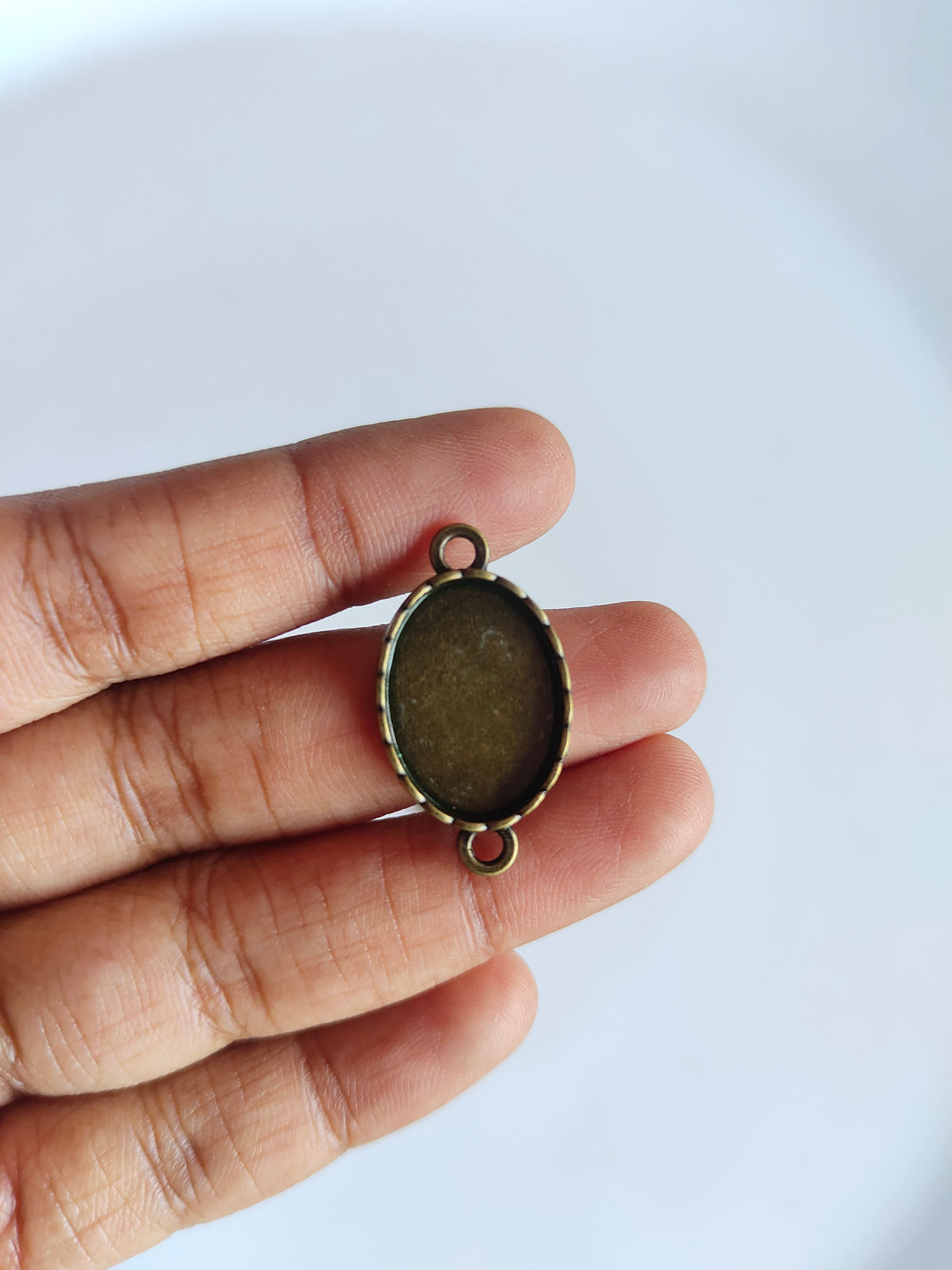 Mini Oval Vintage Connector Base - 1 Piece
