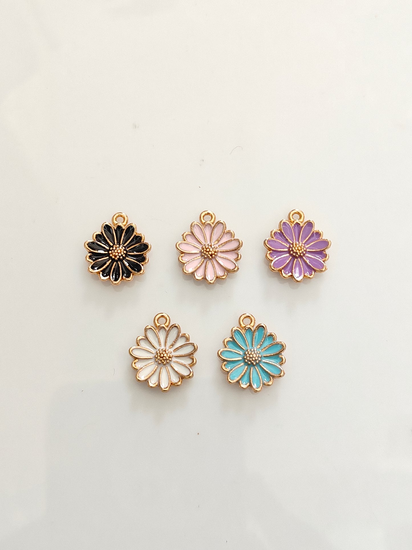 Daisy Charm - 1 Piece