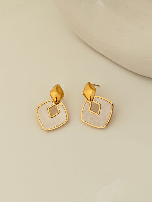 Creamy Diamond Stud